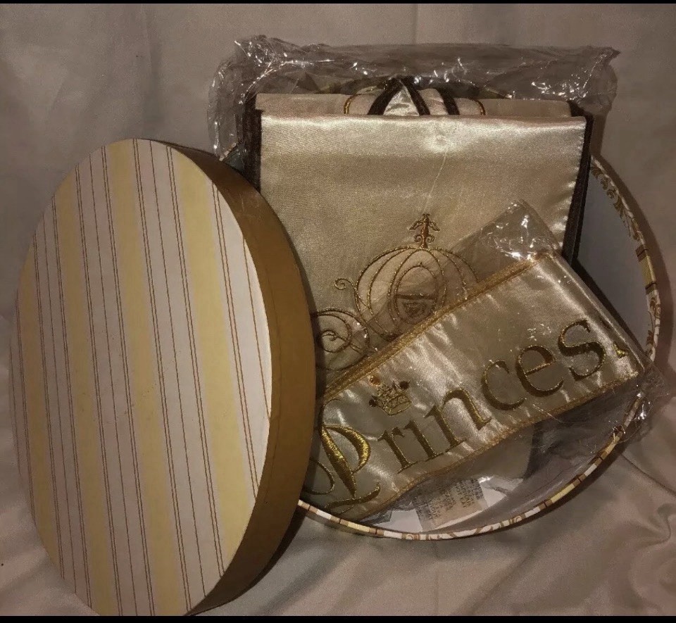 Disney Floral & Gifts Royal Princess Celebration Hotel Gift Set Retired Rare