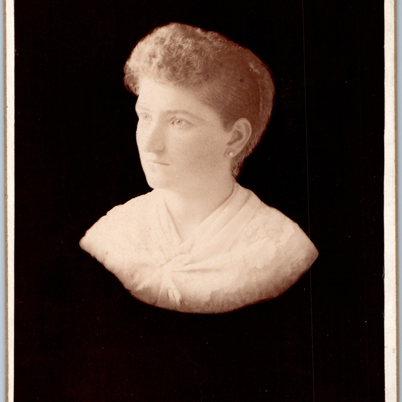 c1890s Chicago, IL Cabinet Card Photo Woman Portrait Cameo Bust Morris Ames Vtg c1890s Chicago, IL Cabinet Card Photo Woman Portrait Cameo Bust Morris Ames Vtg