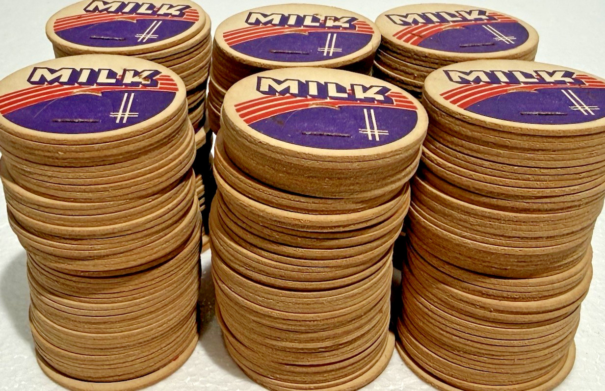 Vintage Milk Caps Big Lot of 300+ Unbranded Dairy Red White & Blue MASSIVE LOT