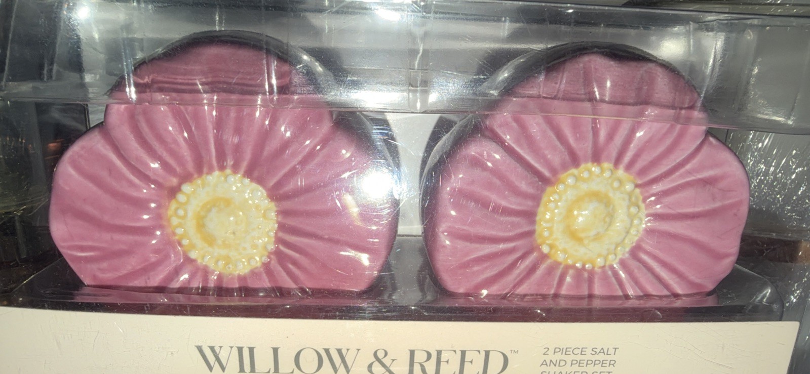 WILLOW REED Ceramic Salt & Pepper Shaker Set FLOWER BLOSSOMS Approx 3.”x 2”