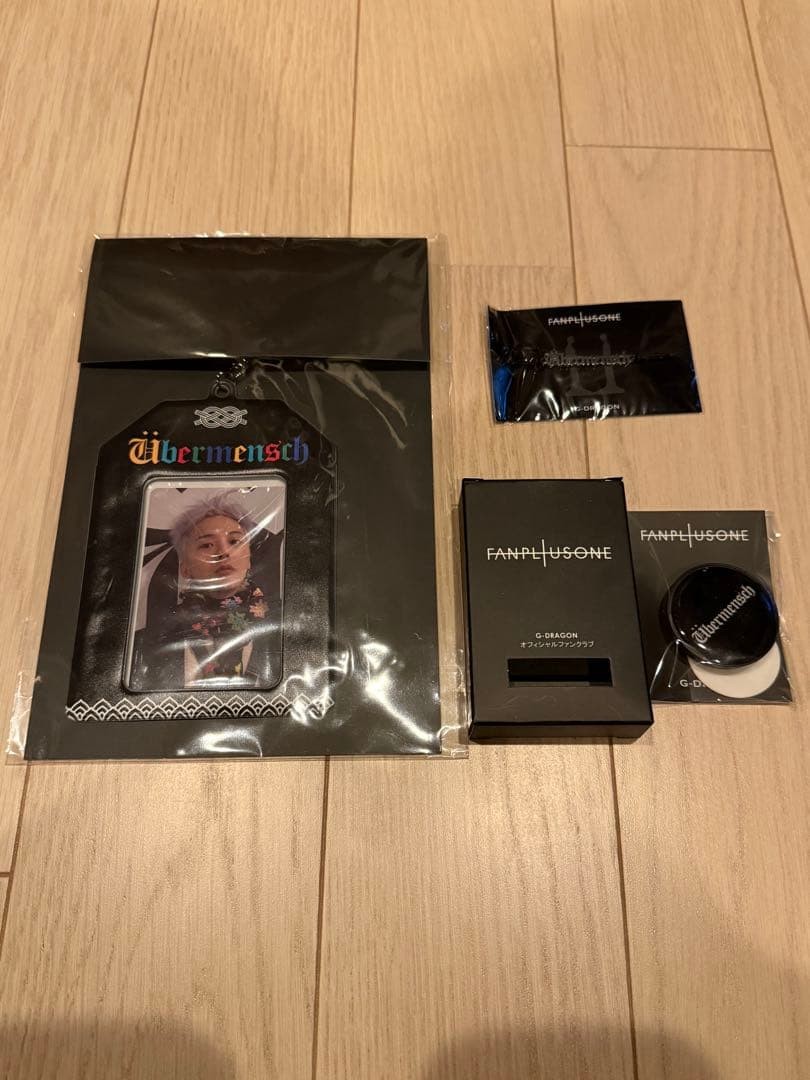 G-DRAGON PEACEMINUSONE Card Pouch 2025 Collectible 15+ G-DRAGON PEACEMINUSONE Card Pouch 2025 Collectible 15+