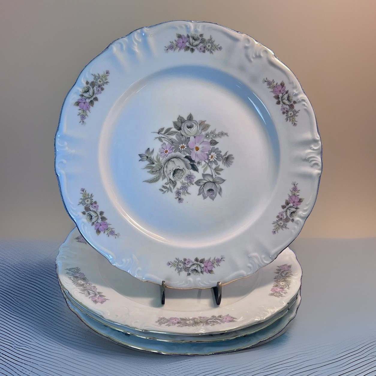 VTG Winterling Bavaria Dinner Plate Set 4 Purple Grey Flora 10.5 Porcelain WIG44 VTG Winterling Bavaria Dinner Plate Set 4 Purple Grey Flora 10.5 Porcelain WIG44