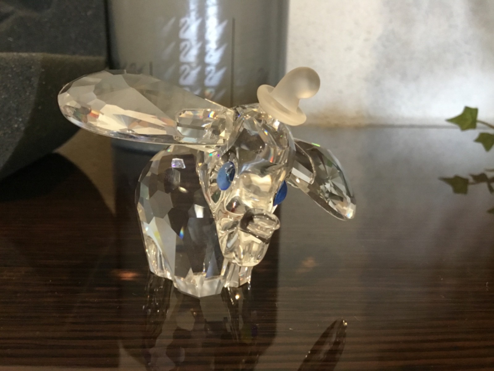 Swarovski Disney Dumbo 1993 Blue Eyes/Frosted Hat Elephant 7640NR100001. 2x3 box