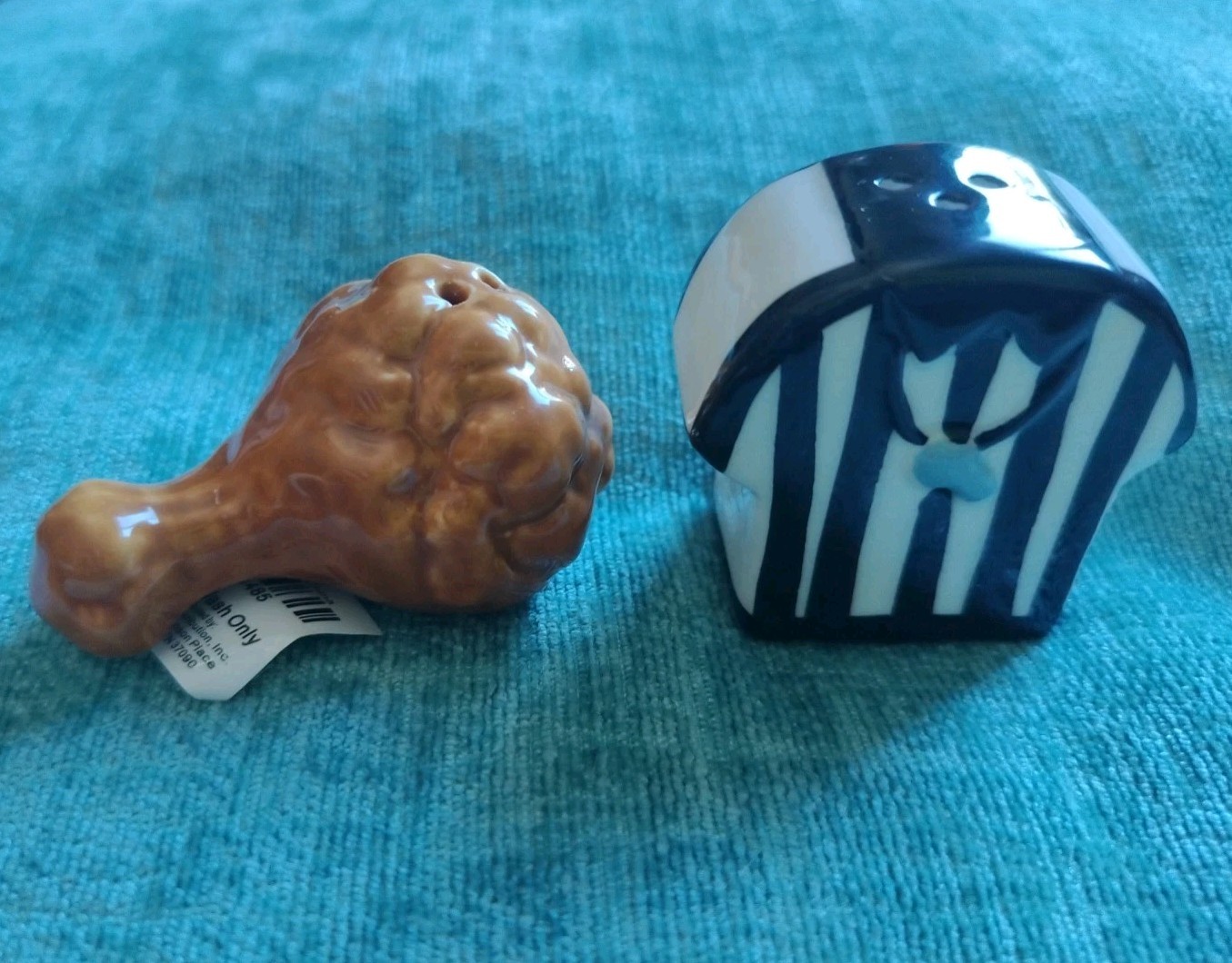 Thanksgiving Football Salt & Pepper Shaker Set — Turkey Leg/Referee Uniform Thanksgiving Football Salt & Pepper Shaker Set — Turkey Leg/Referee Uniform