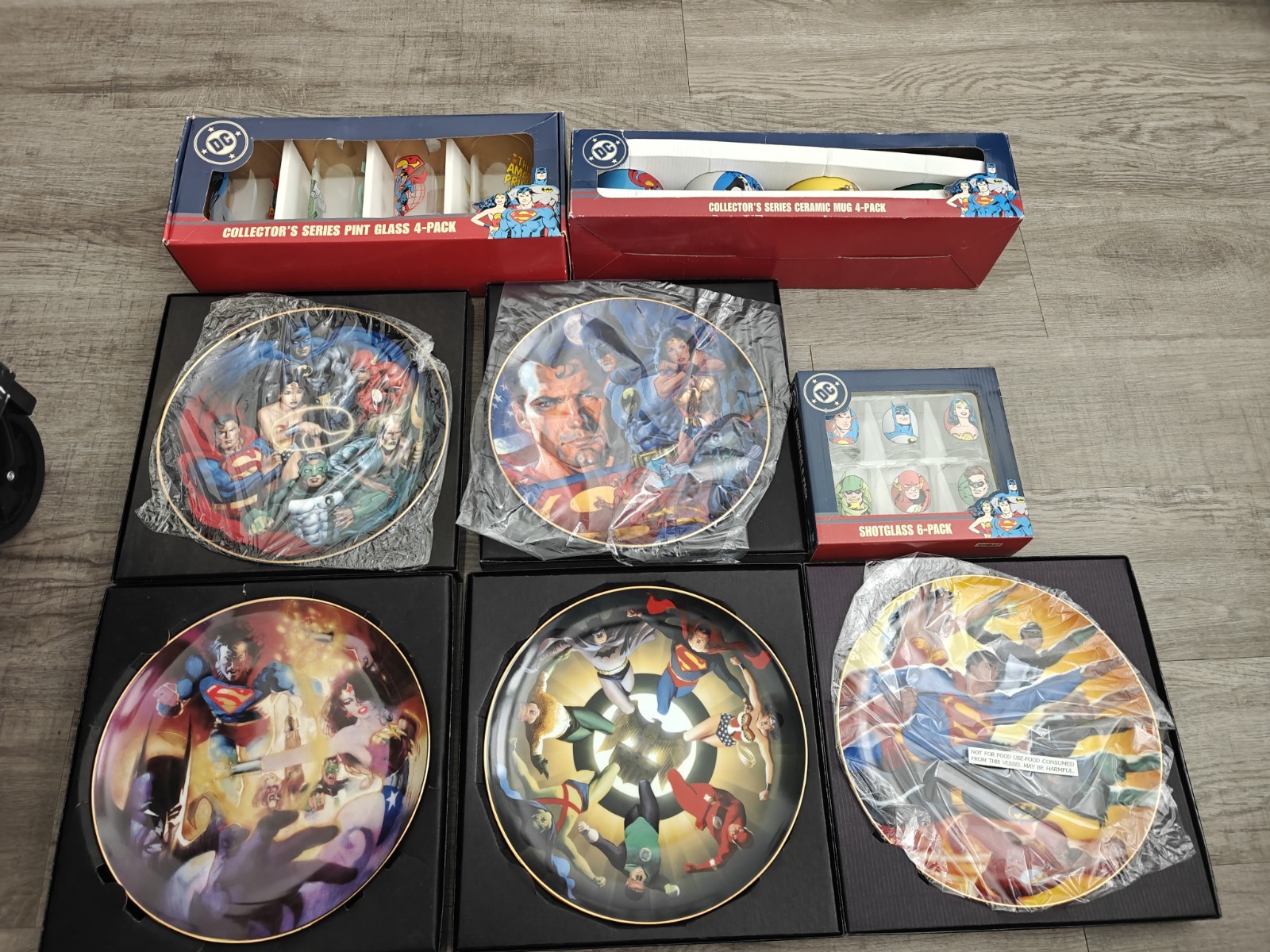 Warner Bros Gallery Collectors Edition Plate- Justice League Allex Ross Dc comic