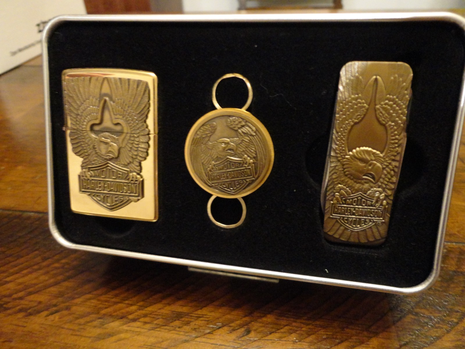 HARLEY DAVIDSON EAGLE GIFT SET BRASS ZIPPO LIGHTER MINT IN BOX 1998 HD164 HARLEY DAVIDSON EAGLE GIFT SET BRASS ZIPPO LIGHTER MINT IN BOX 1998 HD164