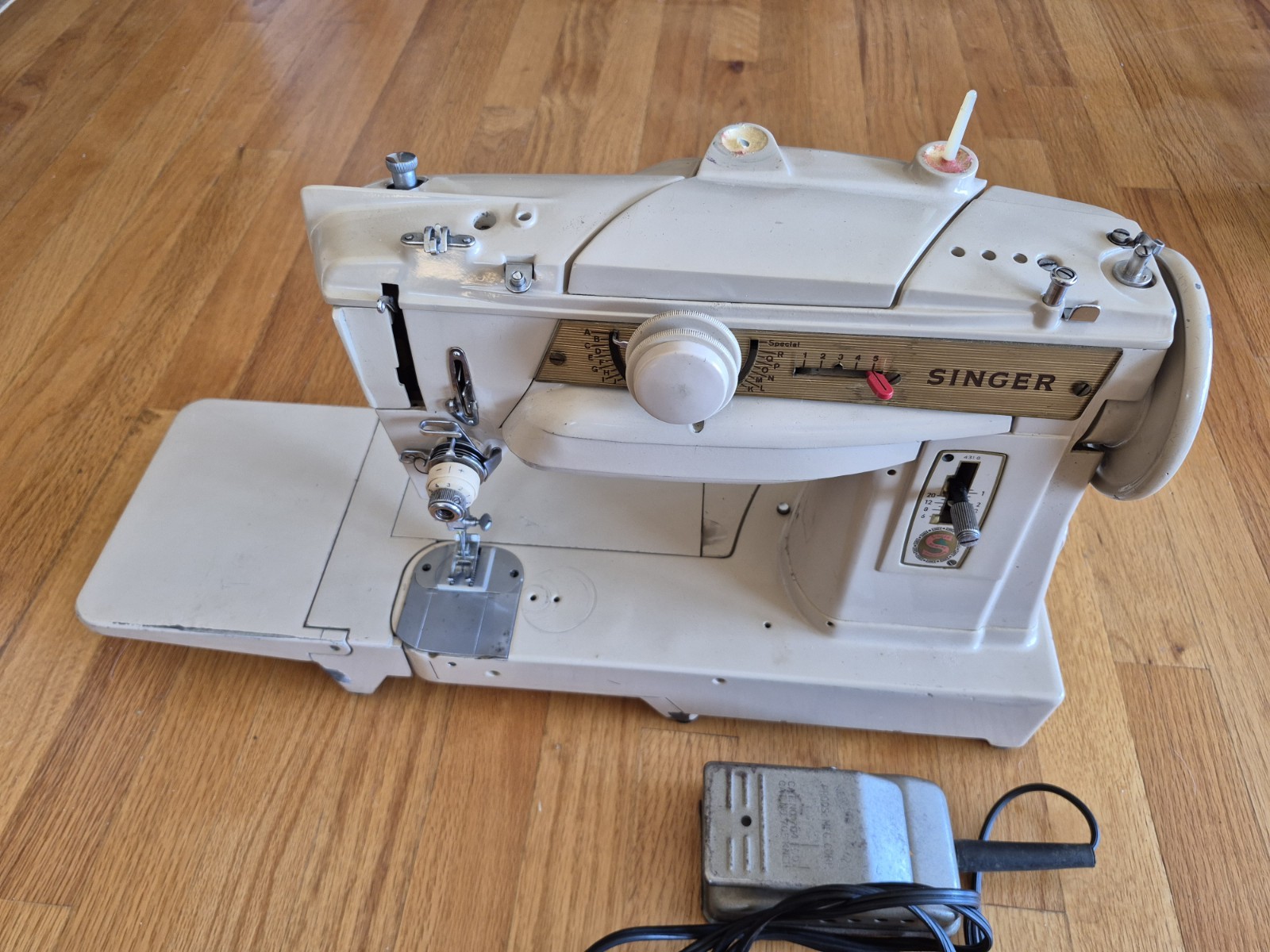 Rare  Singer 431g Convertible Sewing Machine Made Germany Pedal Some Accessories