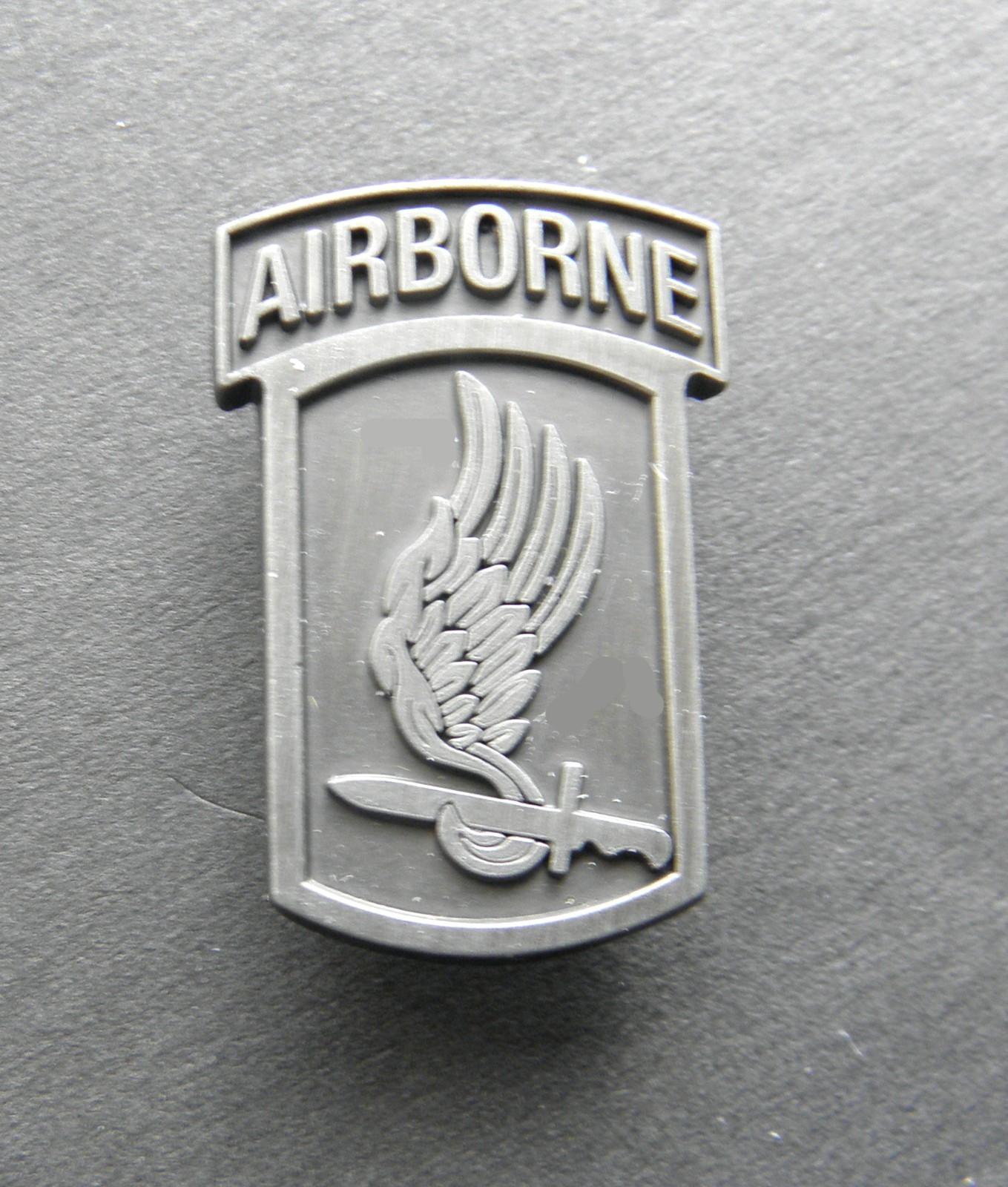 US ARMY 173rd AIRBORNE BRIGADE PEWTER LAPEL HAT PIN BADGE 1 inch APPROX