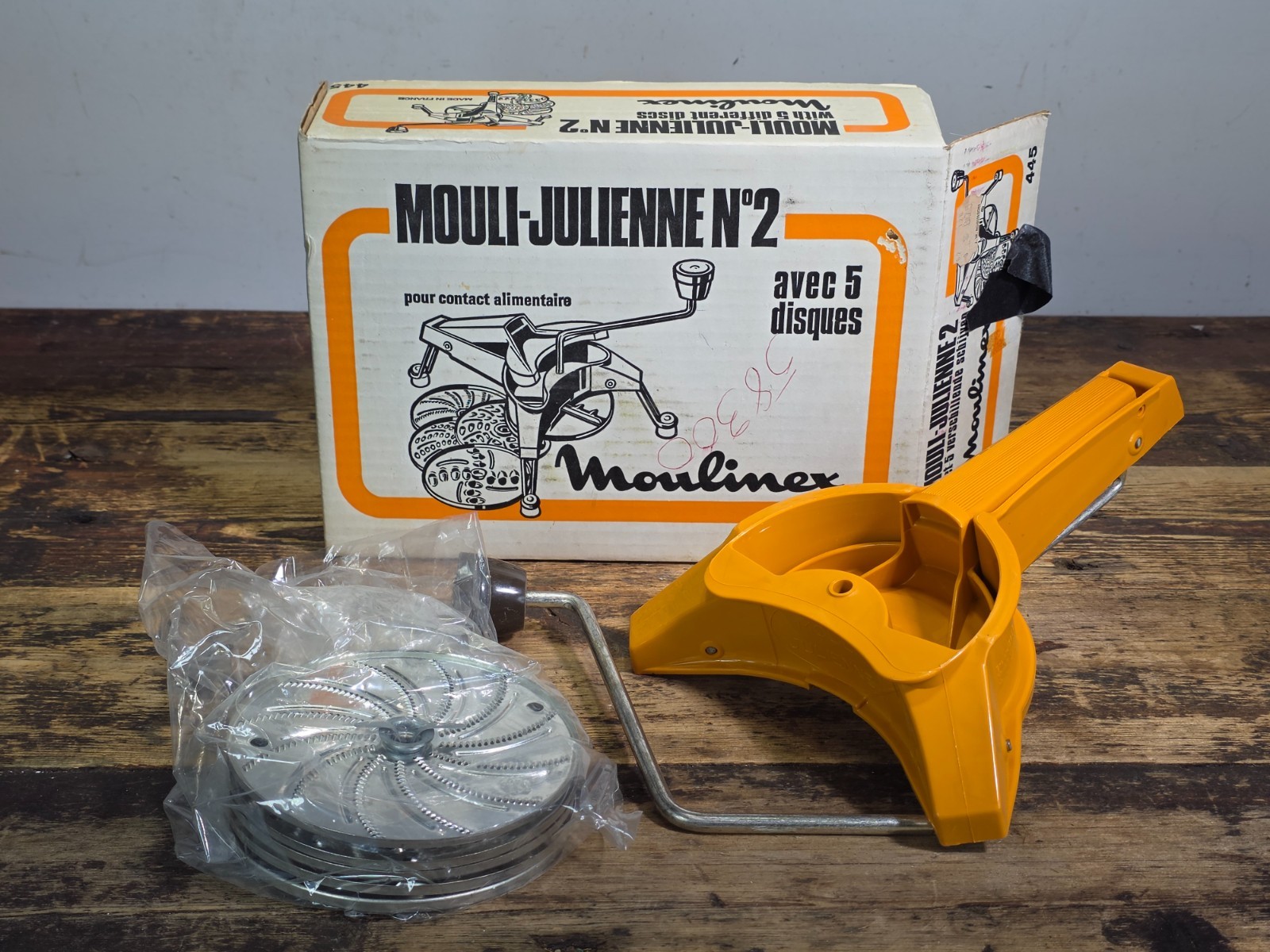 Vtg Moulinex Mouli-Julienne 445 Orange Food Slicer Shredder Grater Box 5 Discs