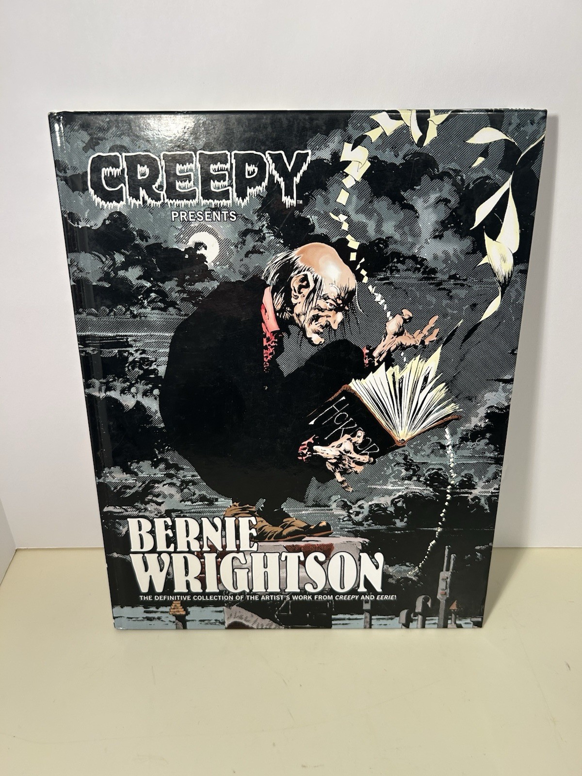 Creepy Presents Bernie Wrightson Hardcover Dark Horse Comics 2011 VERY GOOD Creepy Presents Bernie Wrightson Hardcover Dark Horse Comics 2011 VERY GOOD