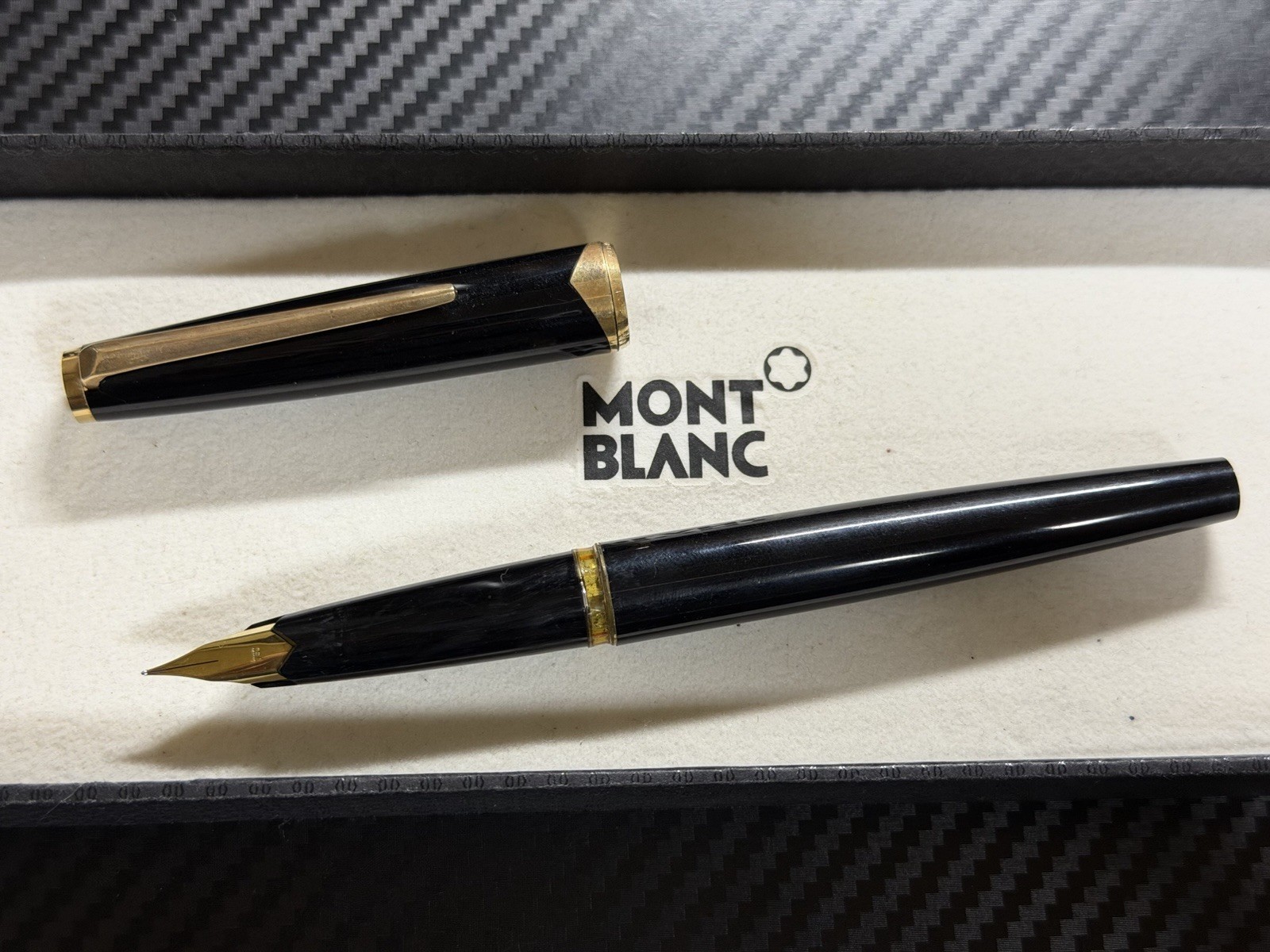 Montblanc Meisterstück No.121 Black F 18K Fountain Pen Very Good