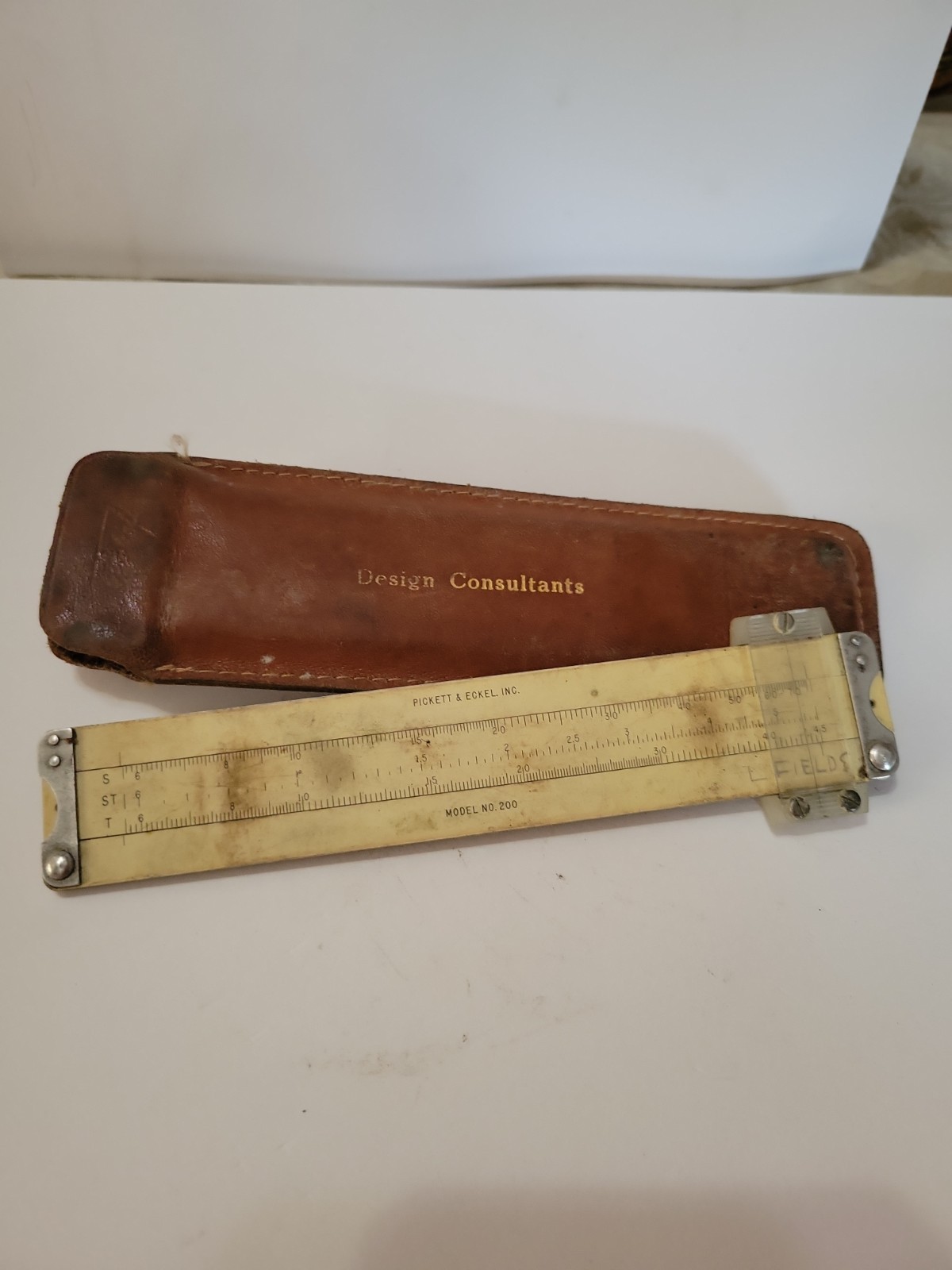 PICKETT & ECKEL Vintage Slide Rule Model 200 Leather Case Small 6\