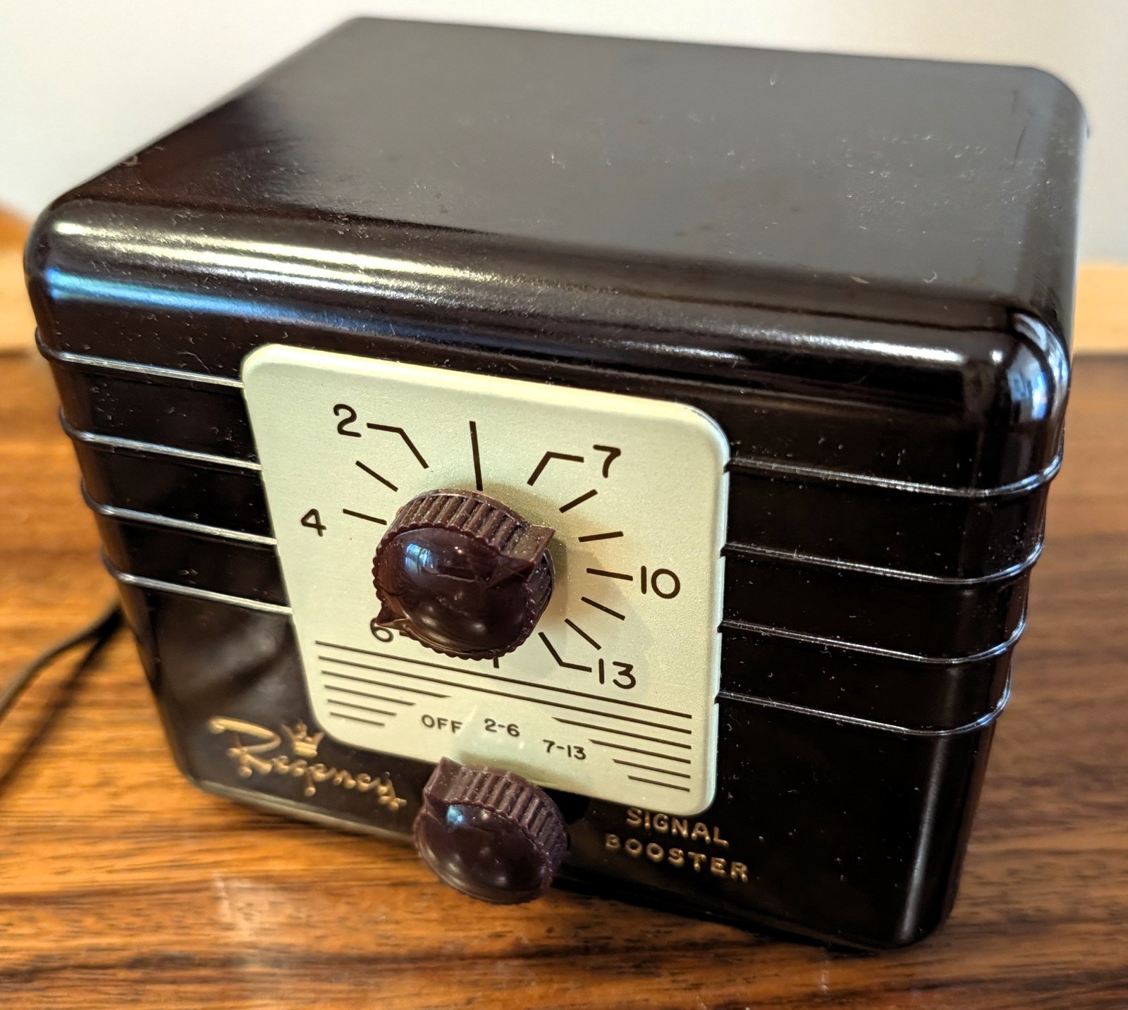 Vintage Regency DB-410 Bakelite Tube Radio Signal Booster - Recapped, Very Nice