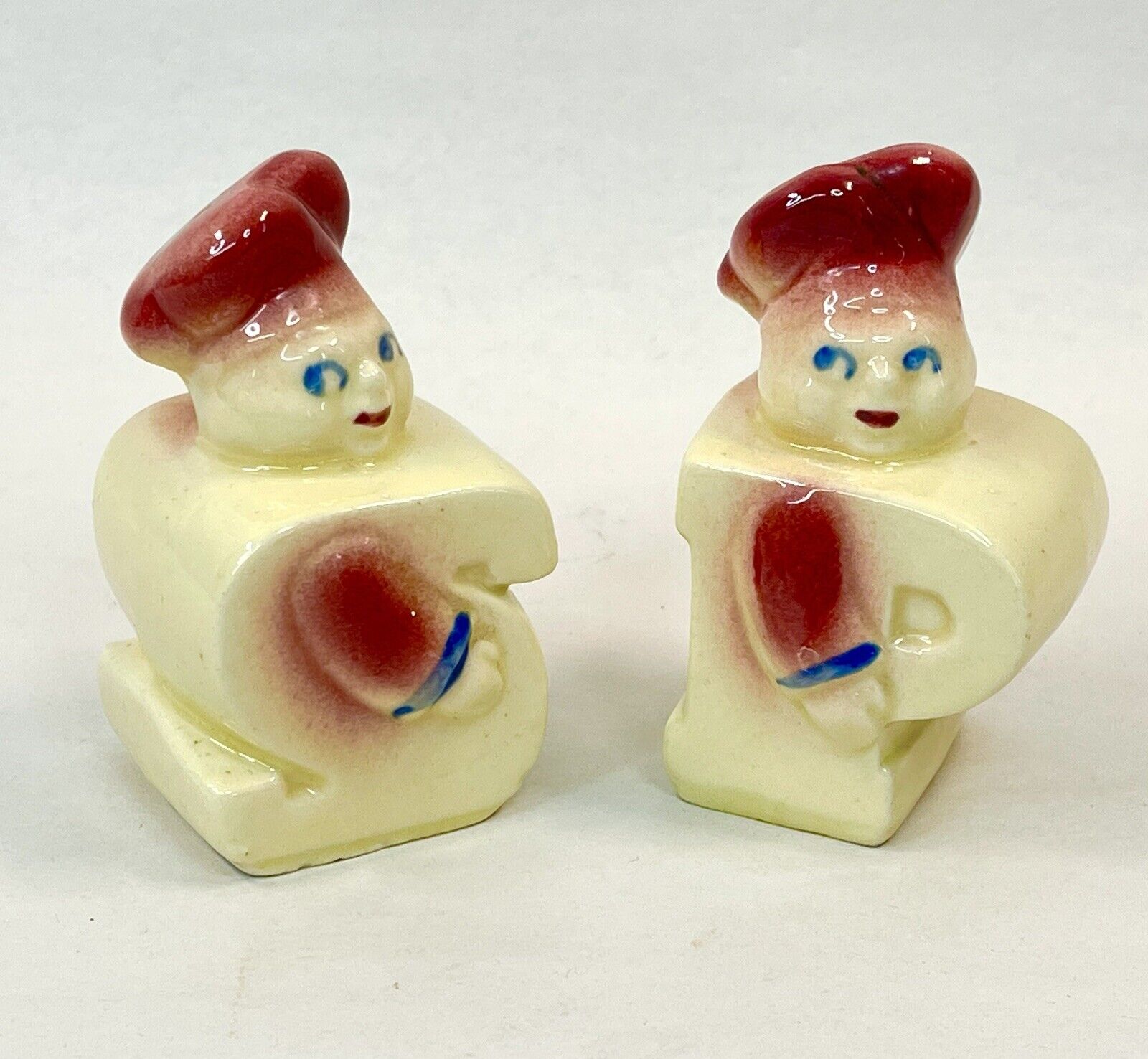 Shawnee Chefs S & P Vintage Salt and Pepper Shakers 3½\