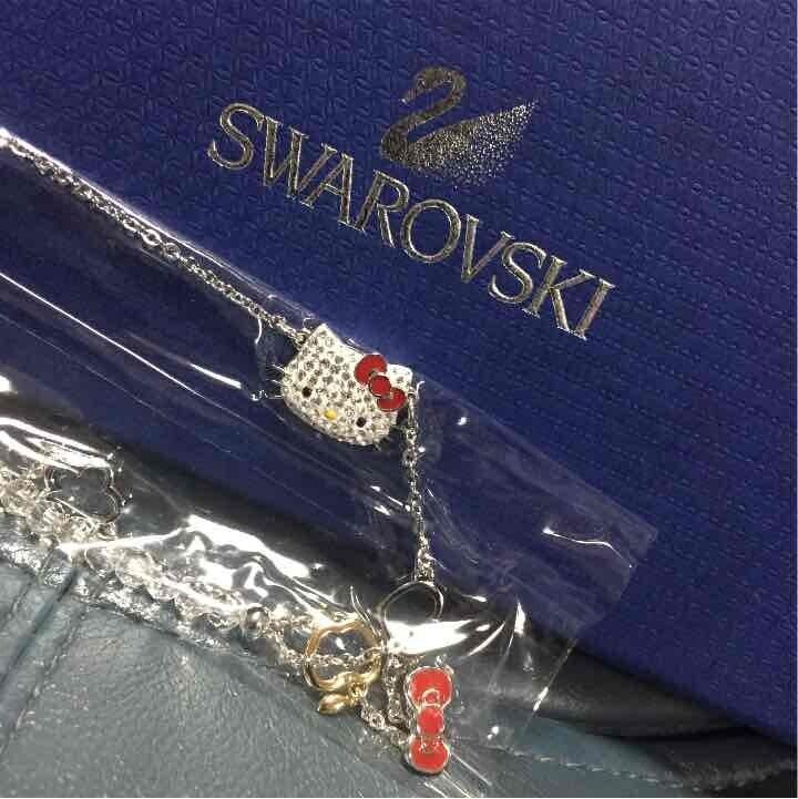 Sanrio Swarovski HELLO KITTY Collaboration Toggle Necklace Ladies Jewelry NEW