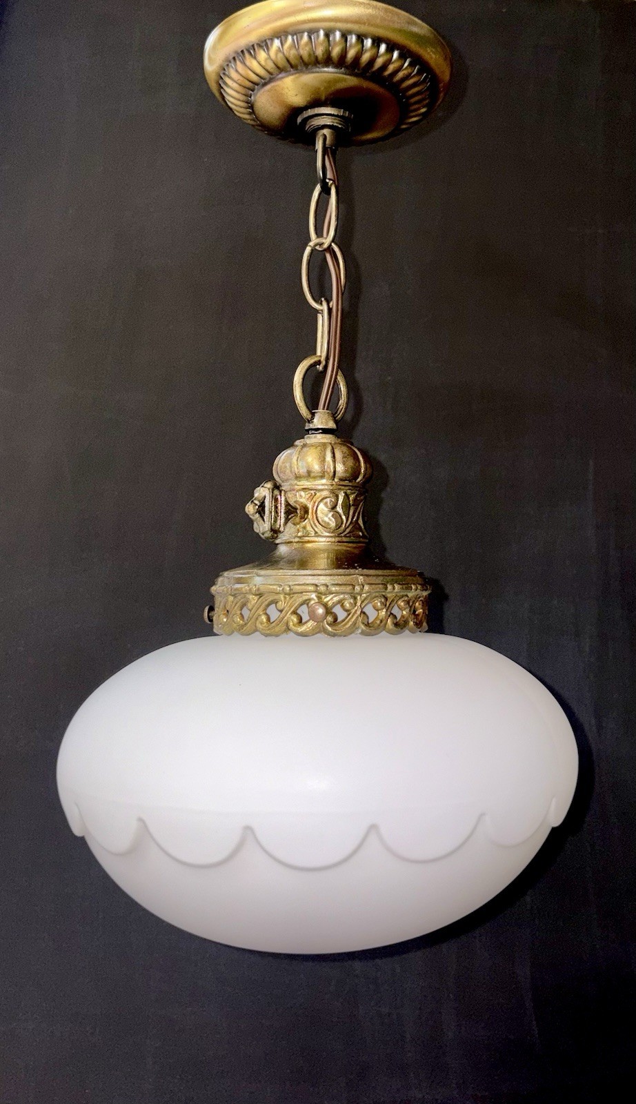 Vintage Mid-century Modern Lotus Scalloped Hanging Pendant Light Fixture
