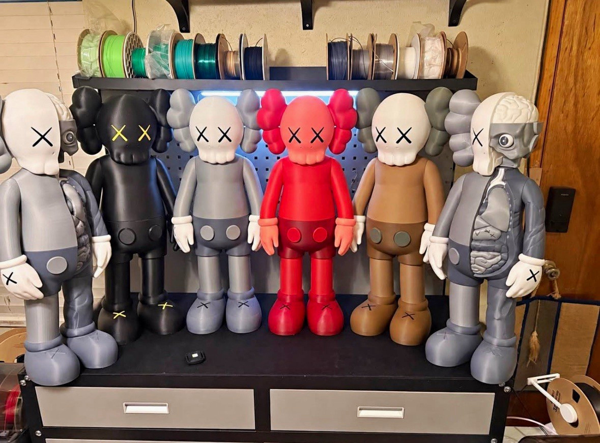 KAWS Companion Vinyl Figure 3ft tall 6 diffrent color schemes 2 diffrent designs