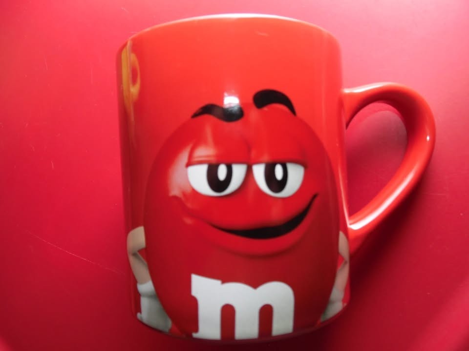 M&M\'s Red Coffee Mug Red Looks Good On Me Large 16 Oz 2021  in 48
