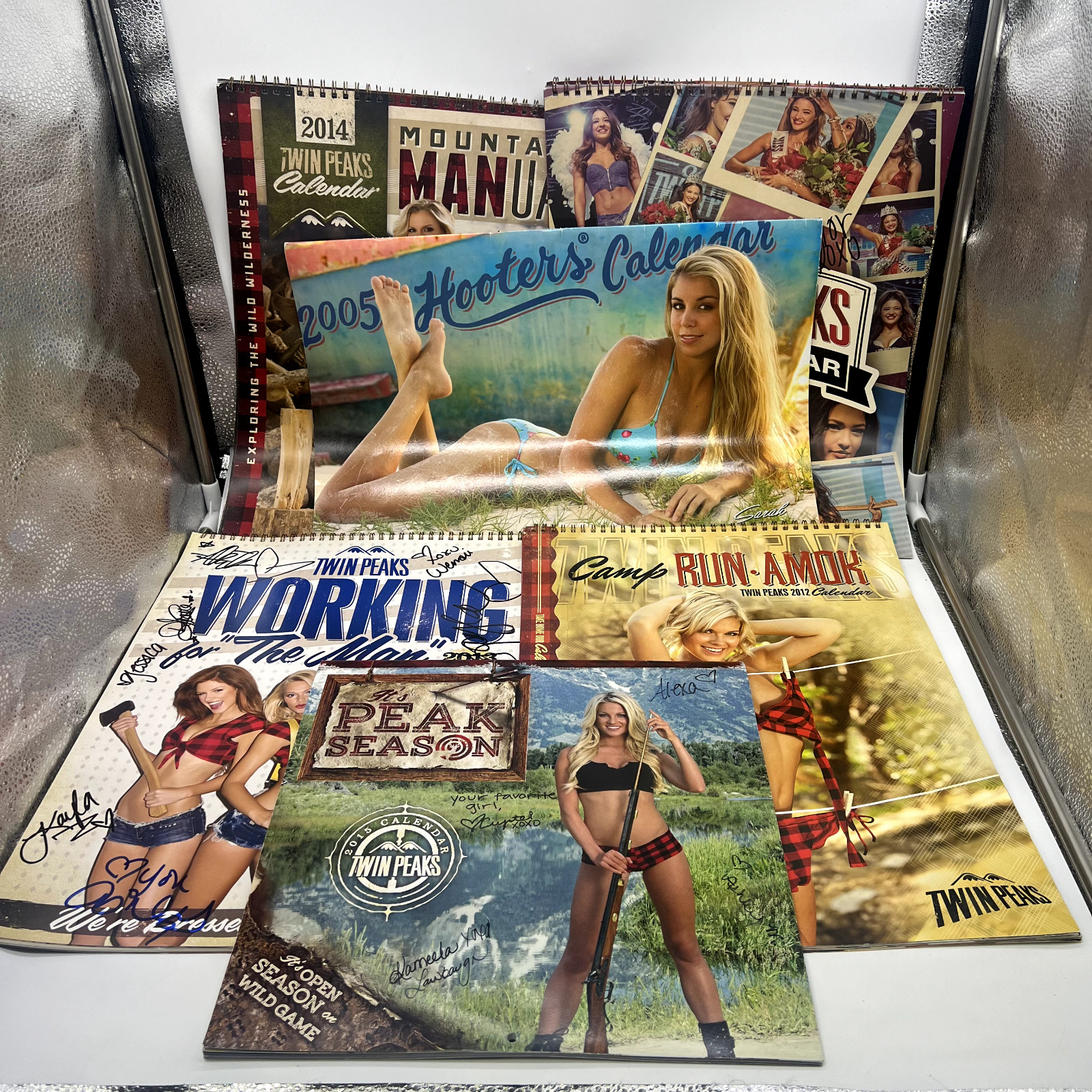 Lot of 8 Twin Peaks & Hooters Mountain Manual Calendars Many Signatures 2 Sealed