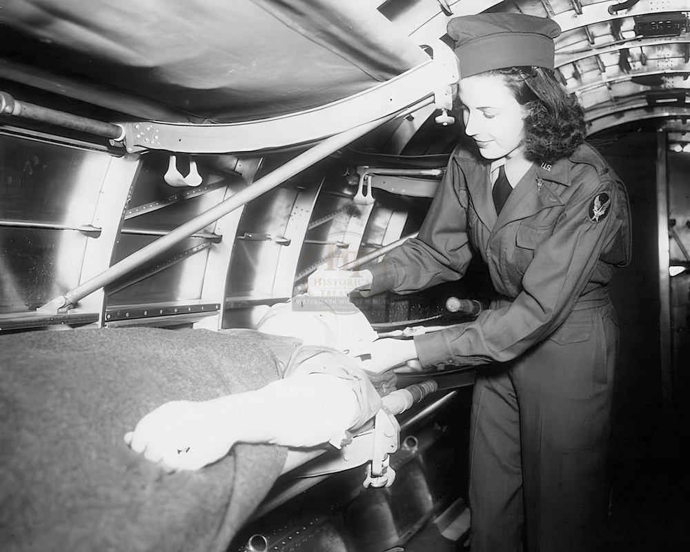 Nurse Aboard an Air Evacuation Flight 8x10 Glossy Photo Print HT413629