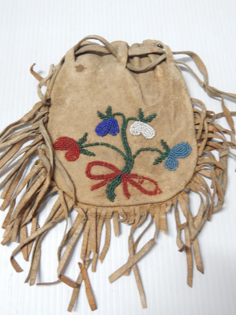 ANTIQUE BEADED CHIPPEWA ( OJIBWE) INDIAN HIDE POUCH. - c1920s - LOW BUY IT NOW