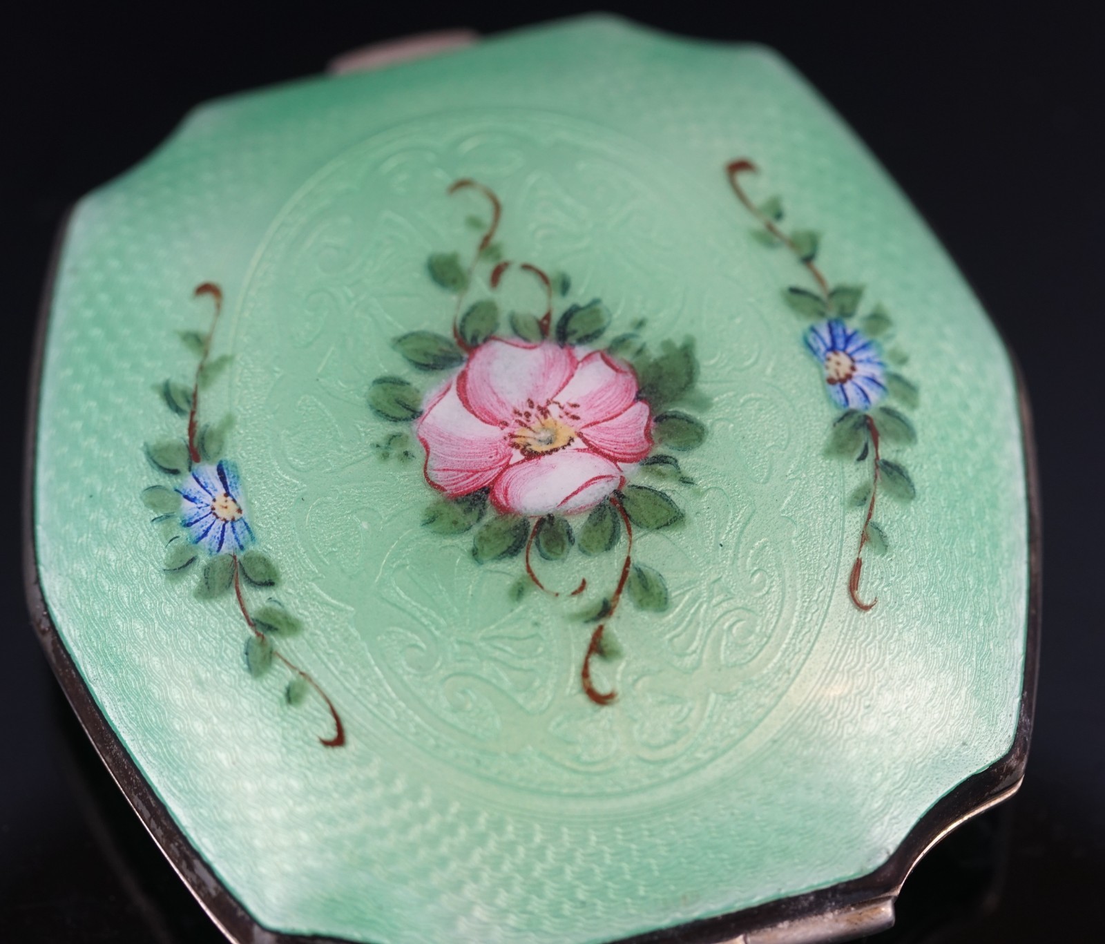 Vintage Marathon Green Guilloche Enamel Rose Floral Powder Compact 1930's Pretty