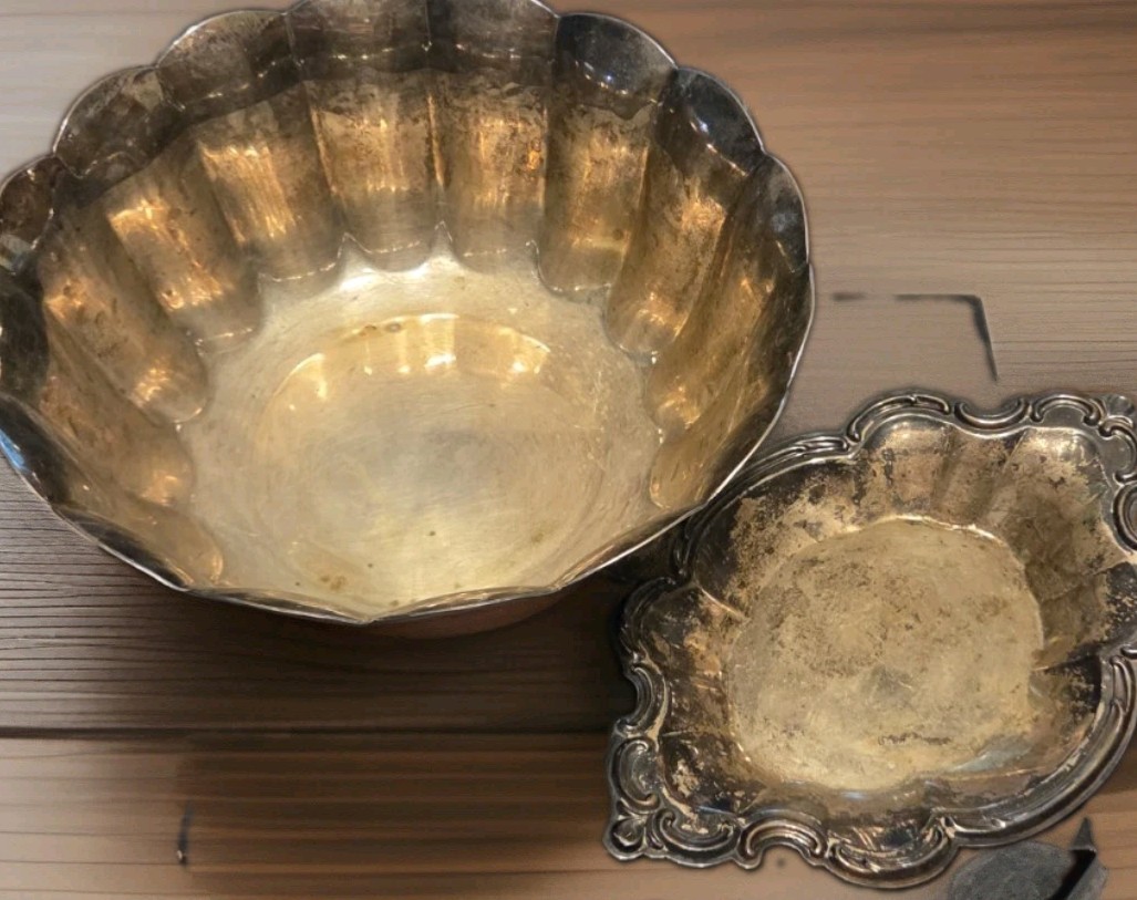 International Silver Co Bowl & Tray Set Heavy Tarnish Silver Plate Set International Silver Co Bowl & Tray Set Heavy Tarnish Silver Plate Set