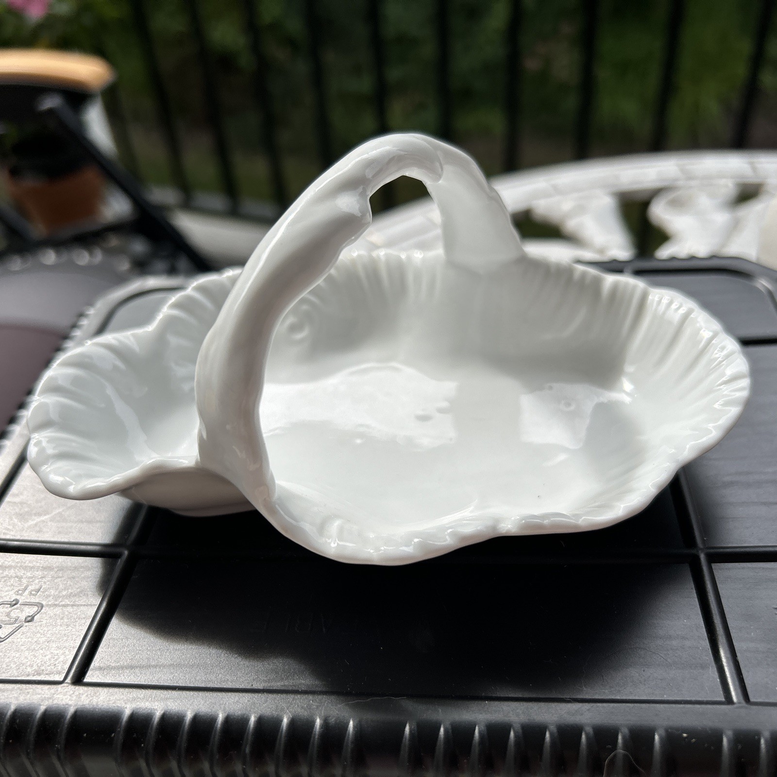 VTG Kaldun & Bogle Delicate White Porcelain Maple Leaves Serving Dish w/ Handle
