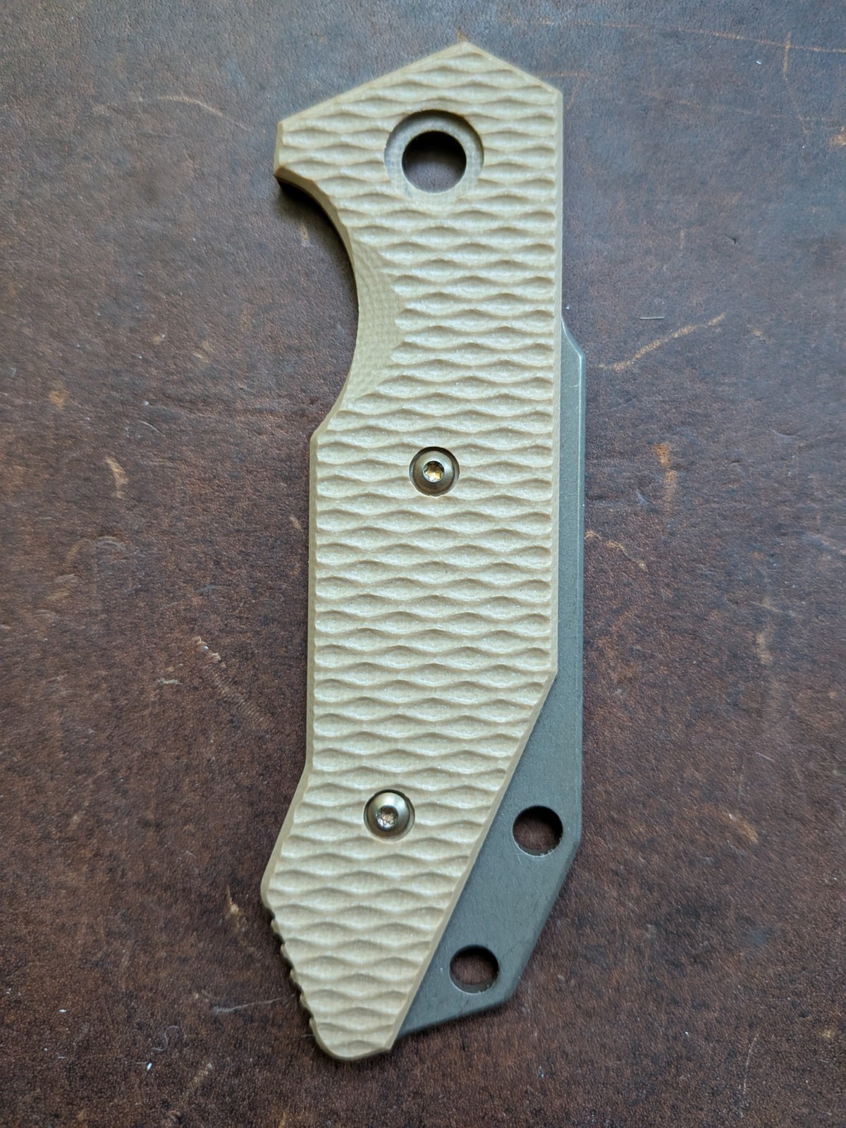 Hinderer Halftrack Scale: Battle Bronze Titanium, Textured Coyote G-10, BronzeHW