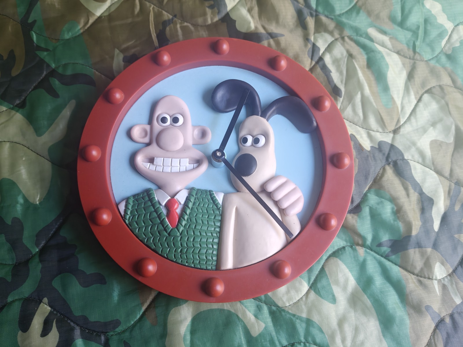 Vintage Wallace & Gromit Round Analog Wall Clock Plastic Frame Battery Aardman
