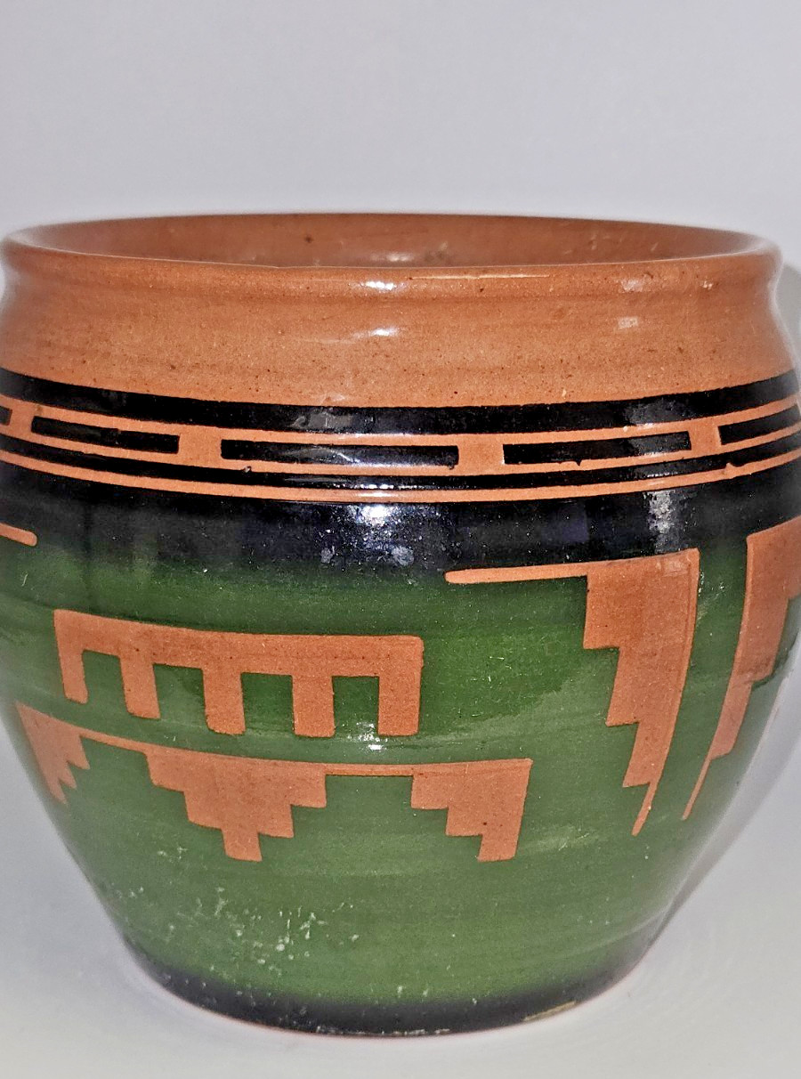 Vtg Sioux Pottery Vase Signed Al Black Tail Deer Black Hills SD