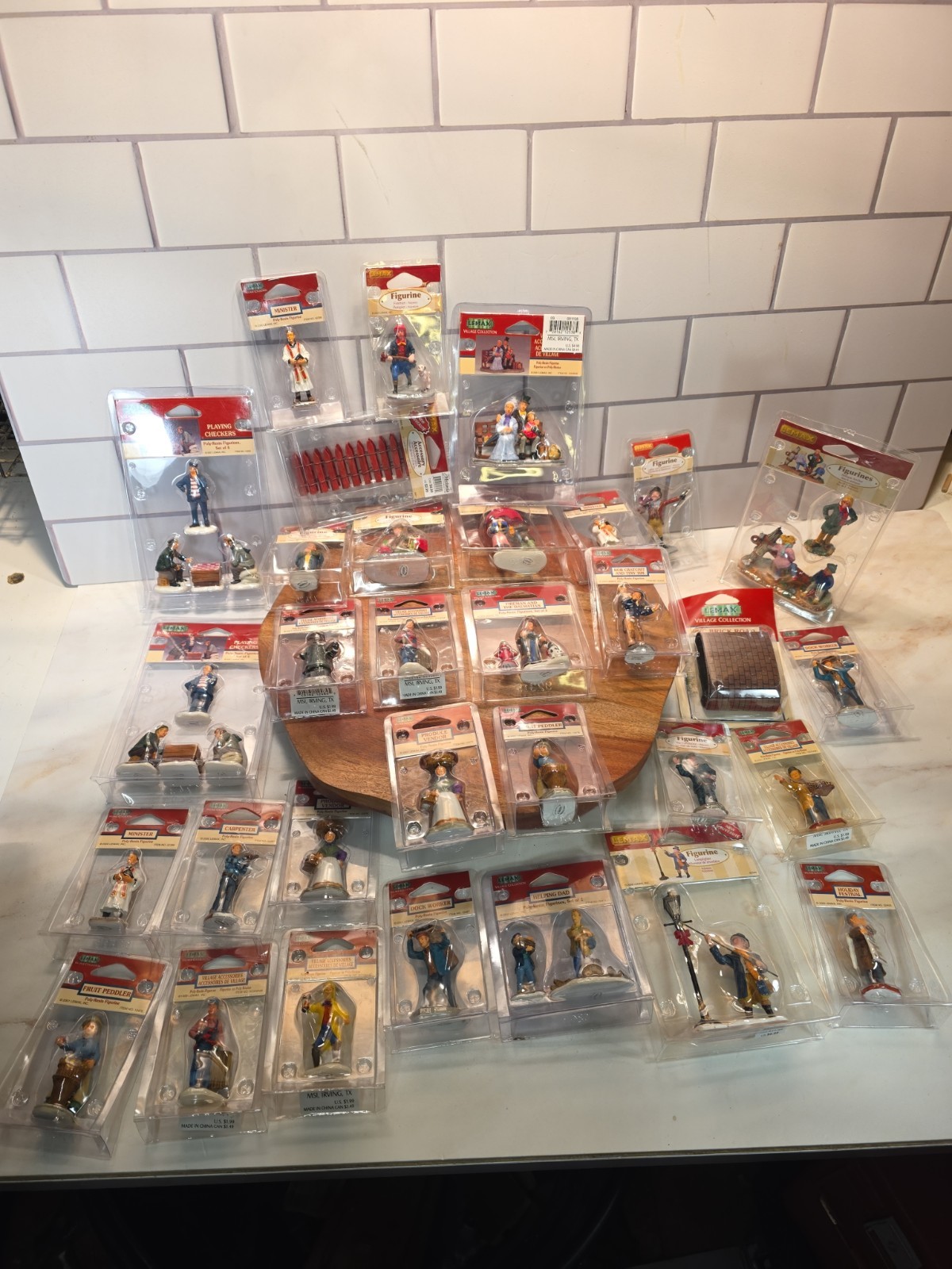 VINTAGE  Lemax Christmas Village Figurines Lot Of 29 All  New In Package