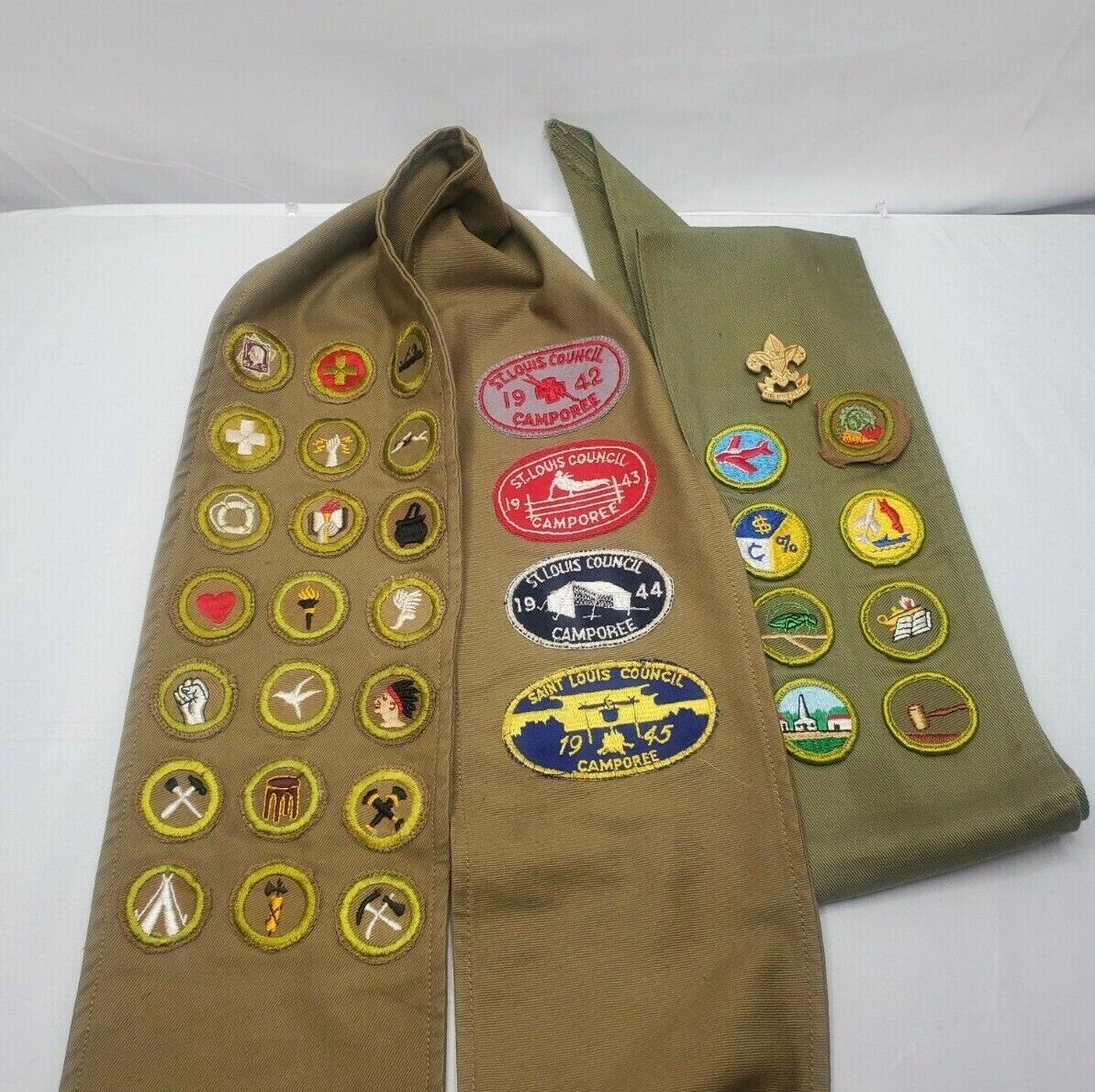 1940's Boy Scout Merit Badge Sash W/33 Merit Badges & Pin