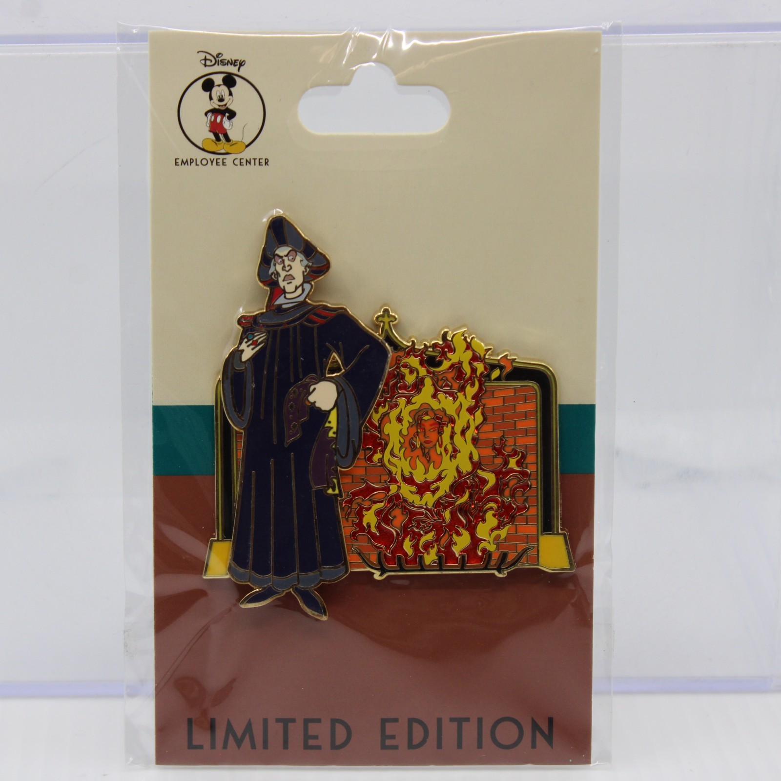 A4 Disney DEC LE Pin Villains Frollo The Hunchback of Notre Dame A4 Disney DEC LE Pin Villains Frollo The Hunchback of Notre Dame