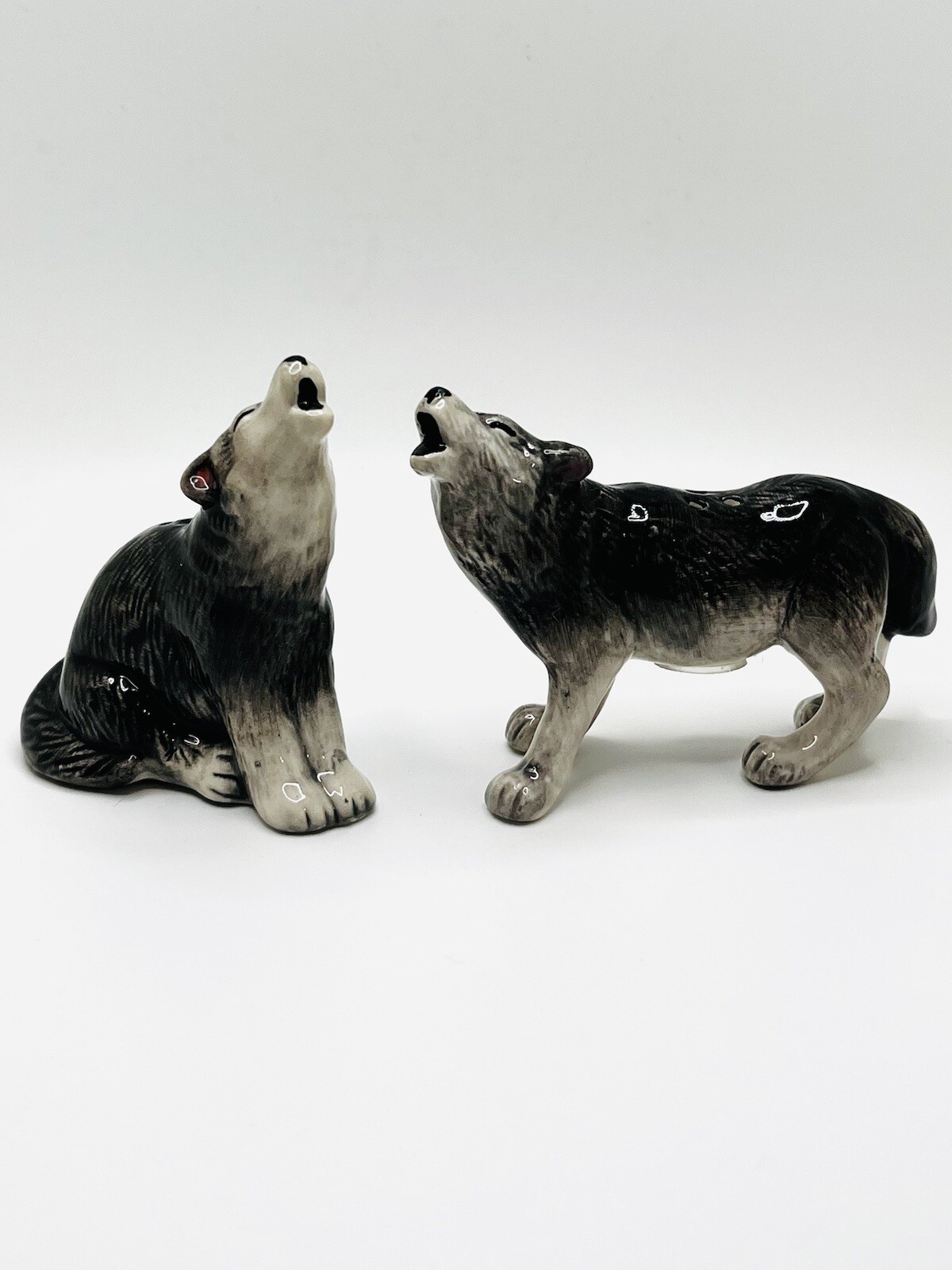 Howling Gray Wolves Ceramic Salt & Pepper Shakers J. Willfred, Retired NEW