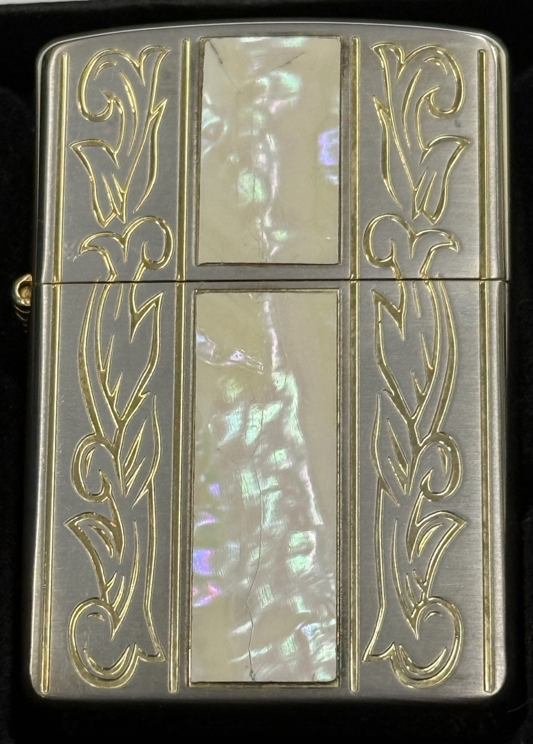 ZIPPO 2006 MOTHER OF PEARL ENGRAVED JAPAN ISSUE LIGHTER UNFIRED IN BOX H599