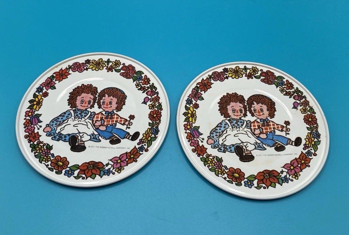 VTG Raggedy Ann & Andy Child’s Tea Set Plates Bobbs Merrill Co 1971 Set of 2