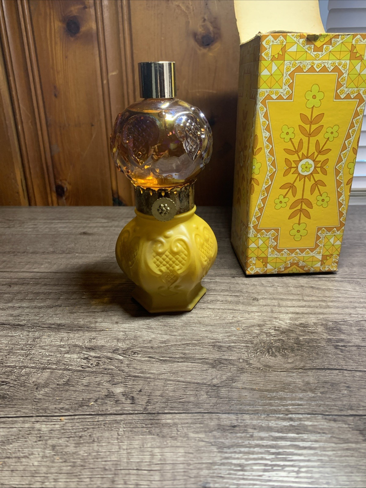 Vintage Avon Moonwind Perfumed Talc Powder Gold/Yellow Lantern With Perfume Rare
