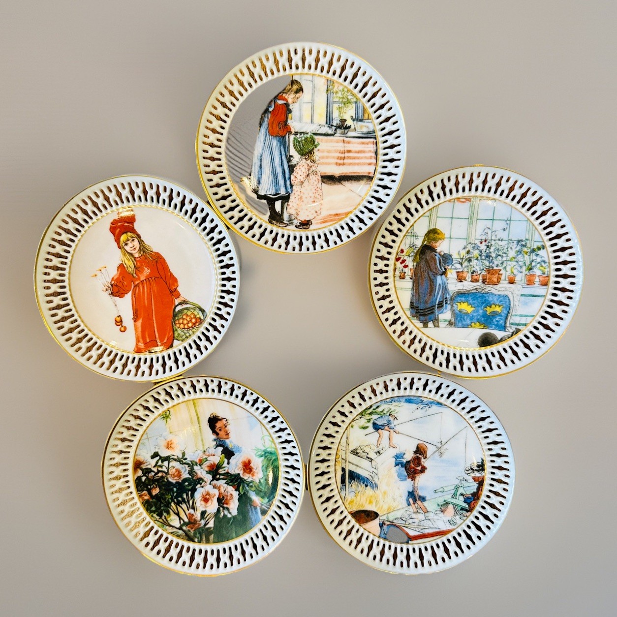 VTG B&G Plates By Carl Larson Set of 5 Reticulated Border 4.5 VTG B&G Plates By Carl Larson Set of 5 Reticulated Border 4.5