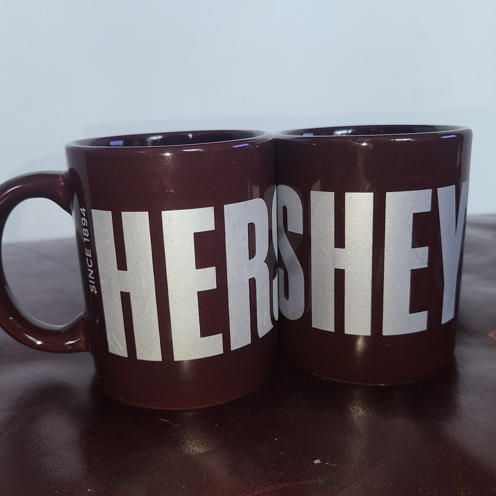 ⭐ GALERIE HERSHEY\'S CHOCOLATE COFFEE MUGS CUPS BROWN SILVER 1894 SET 2 12 OZ. 