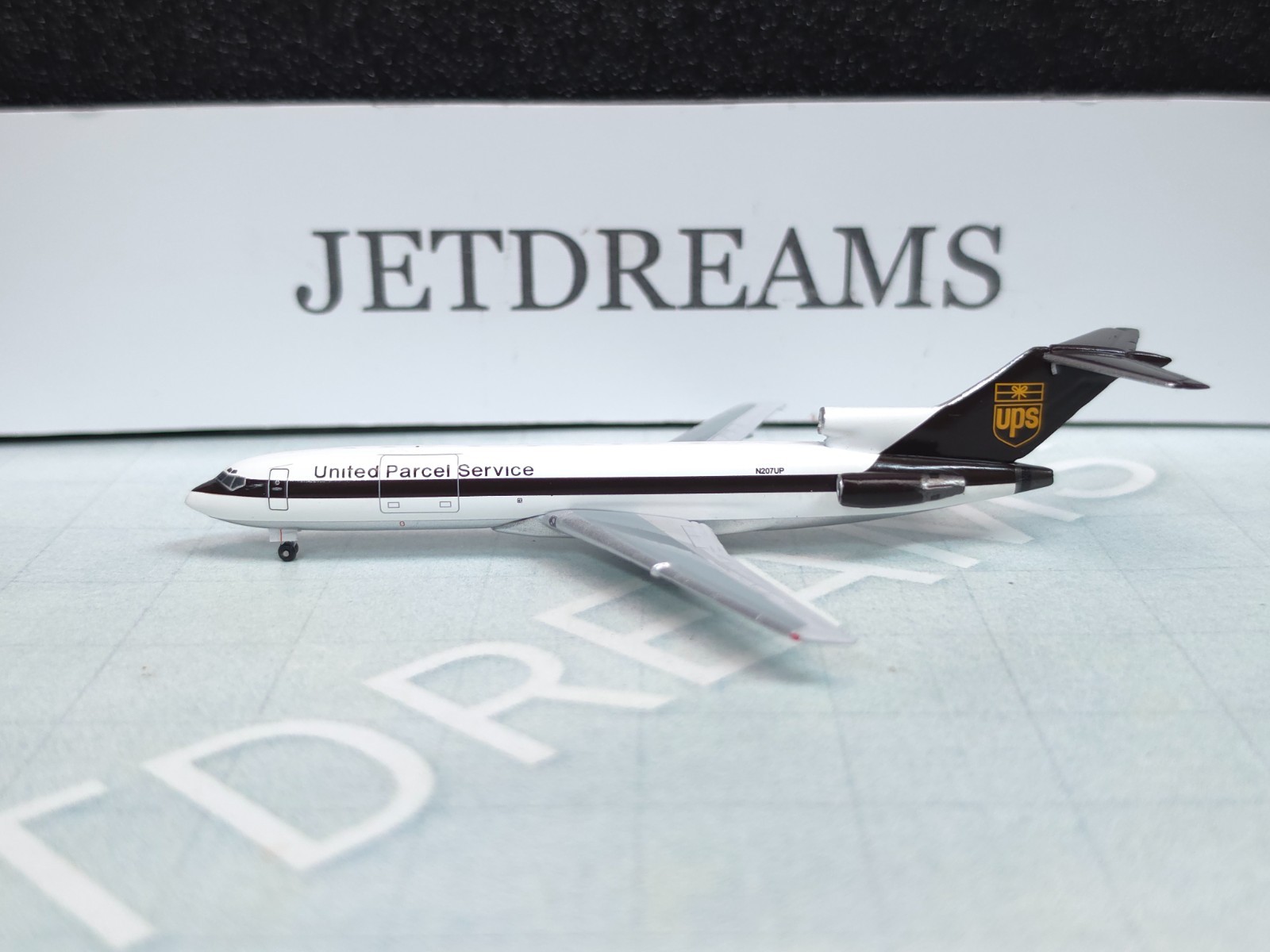 1/400 UPS UNITED PARCEL SERVICE BOEING 727-200F 90'S COLORS N207UP AEROCLASSICS