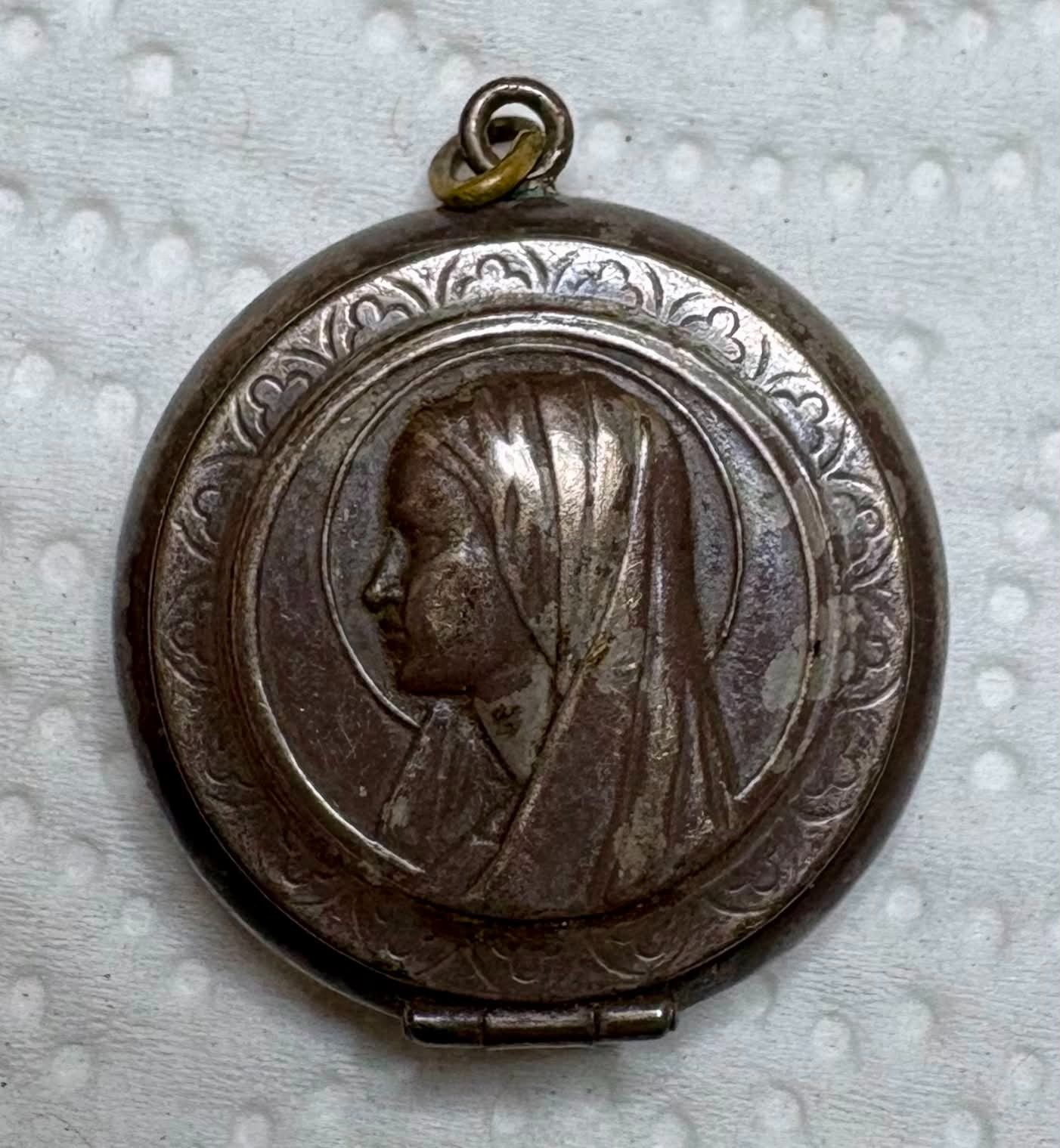 ANTIQUE RELIGIOUS 800 SILVER Virgin Mary RELIQUARY LOCKET PENDANT Filled ANTIQUE RELIGIOUS 800 SILVER Virgin Mary RELIQUARY LOCKET PENDANT Filled