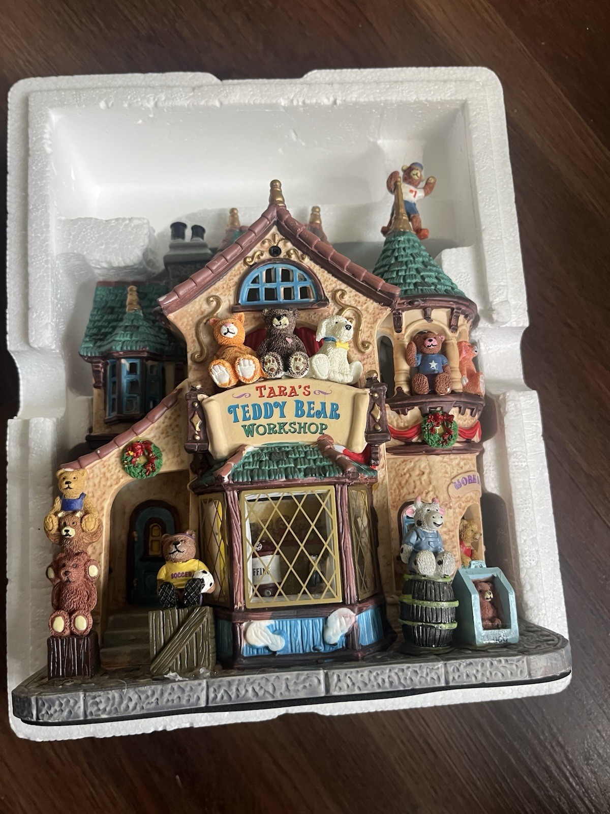 2008 Lemax Carole Town Tara\'s Teddy Bear Workshop Porcelain House Original Box