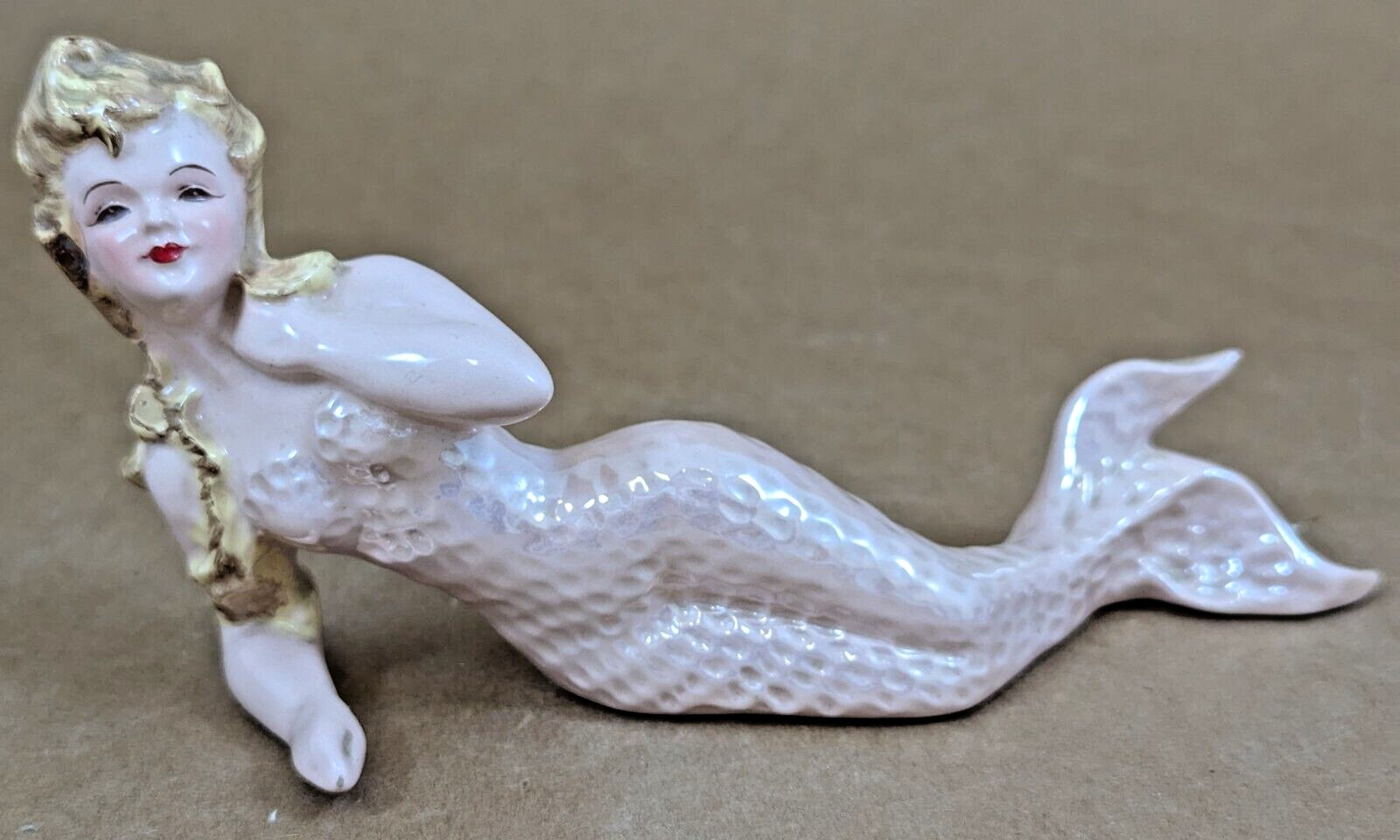 FLORENCE CERAMICS MERRYMAID MERMAID BLONDE PINK DRESS LAYING POSITION FIGURINE