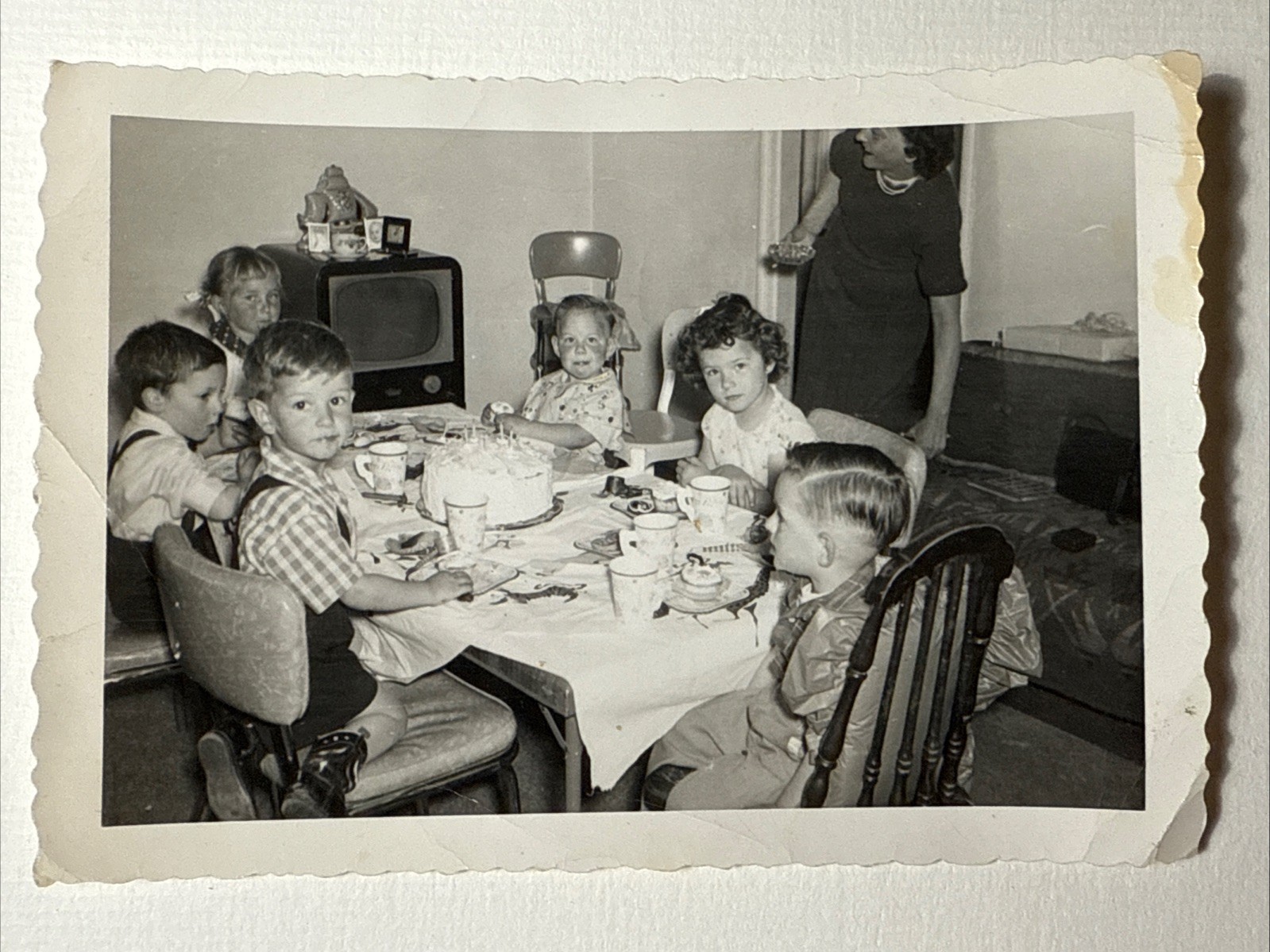 1950s Children’s Birthday Party Balloons Cake vintage Photo Snapshot TV Mom