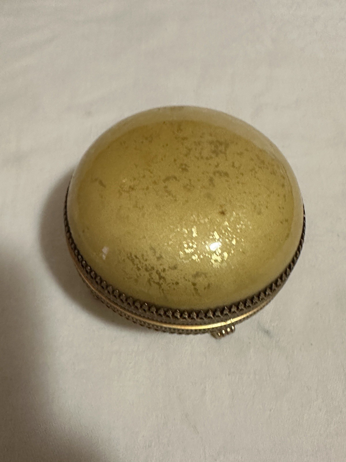 Vintage Evans Compact Lighter Yellow Enamel Sparks