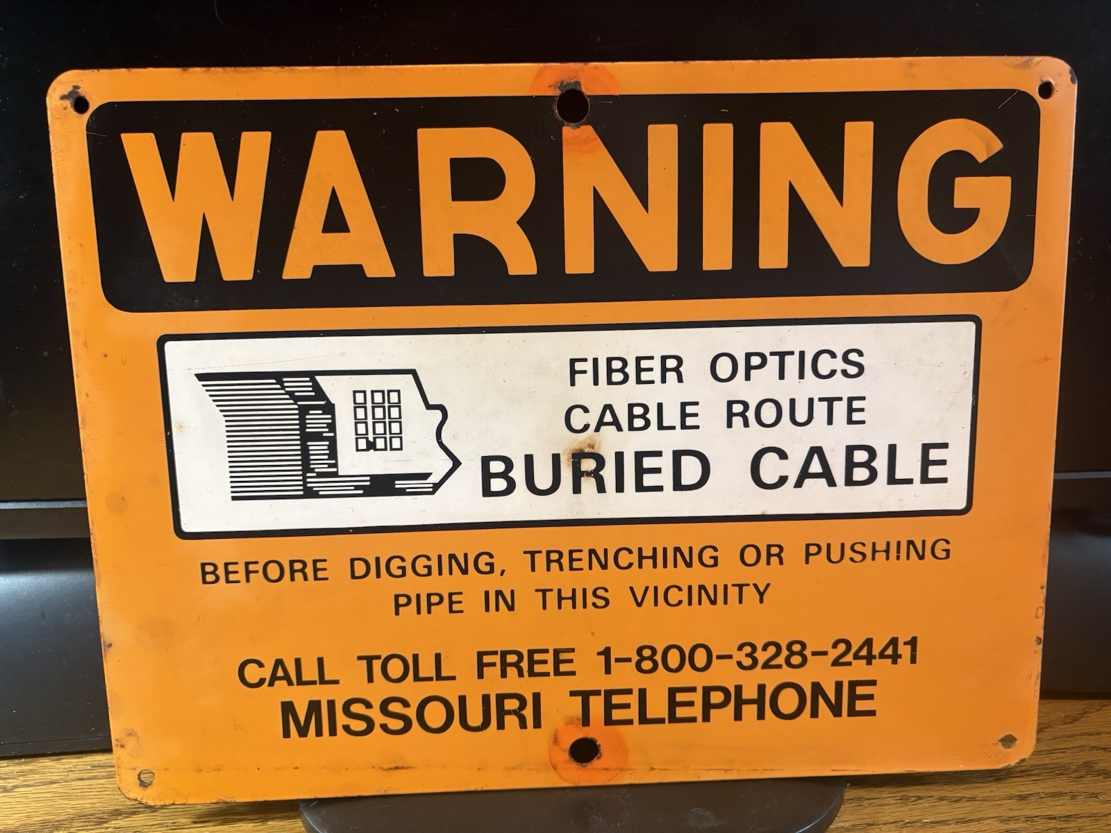 VINTAGE ORIGINAL MISSOURI TELEPHONE ~ WARNING BURIED CABLE 9”x 12”~ METAL SIGN VINTAGE ORIGINAL MISSOURI TELEPHONE ~ WARNING BURIED CABLE 9”x 12”~ METAL SIGN