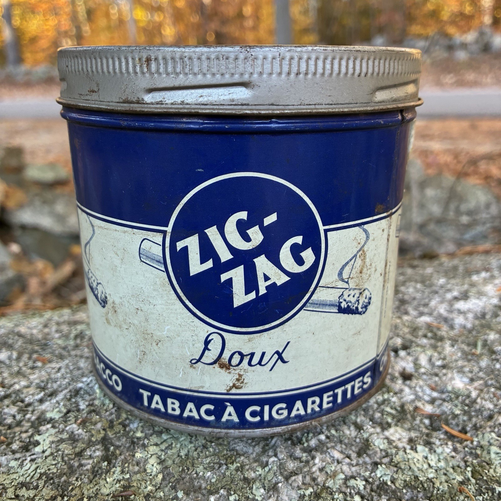Vintage Zig-Zag Tobacco Tin Can W.C MacDonald Montreal Quebec Canada Advertising Vintage Zig-Zag Tobacco Tin Can W.C MacDonald Montreal Quebec Canada Advertising