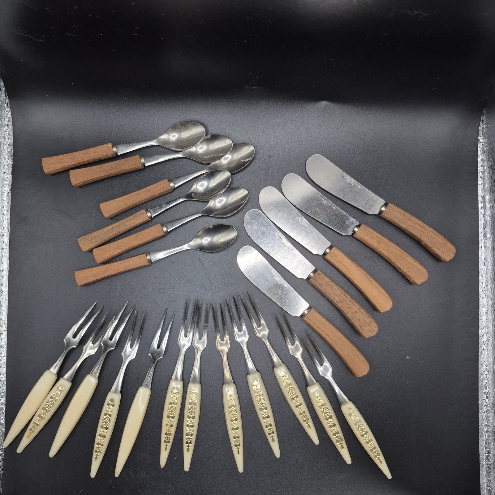 Vtg Mcm Japan Flatware  21pc Floral Cocktail Forks Wood Spreader Knives & Spoons