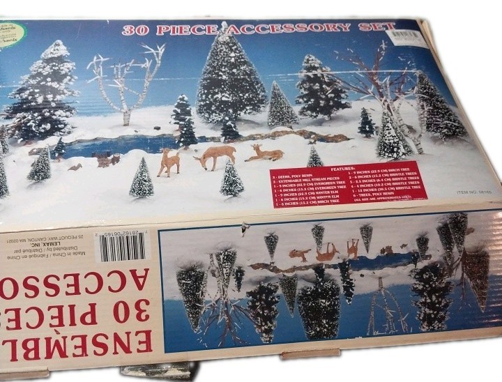 NOS Lemax Christmas Village Accessory Set 30 Piece Retired 06165
